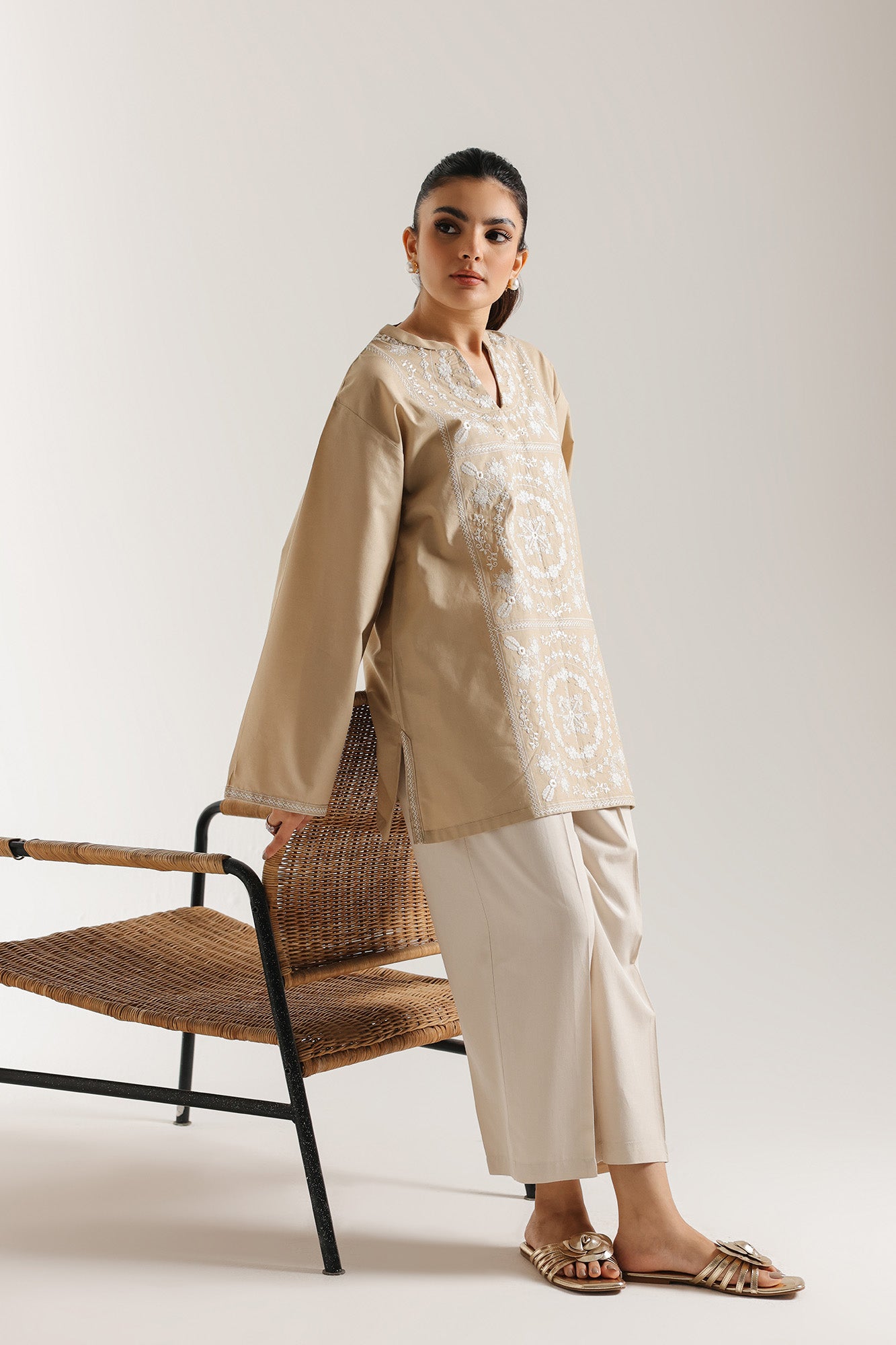 EMBROIDERED SHIRT (E6673/102/817)