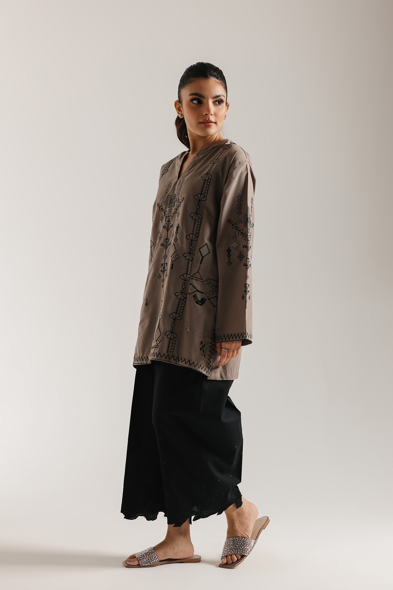 EMBROIDERED SHIRT (E6674/102/903)