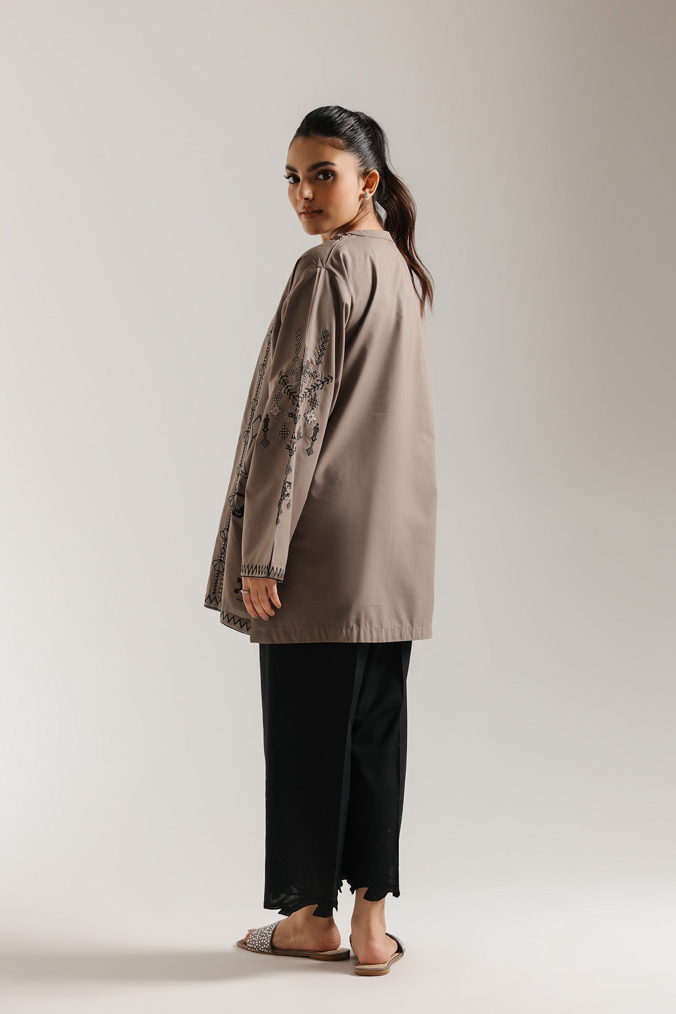 EMBROIDERED SHIRT (E6674/102/903)