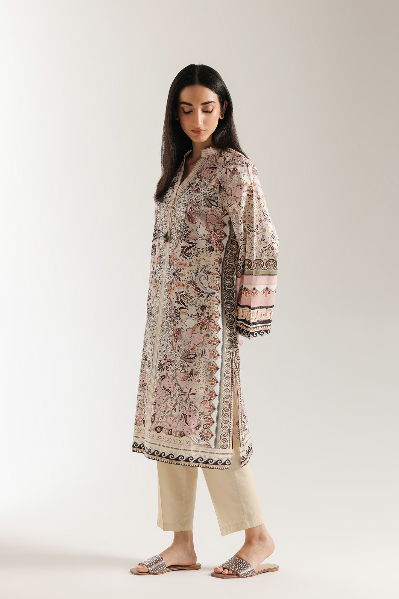 EMBROIDERED SUIT (E6941/102/003)