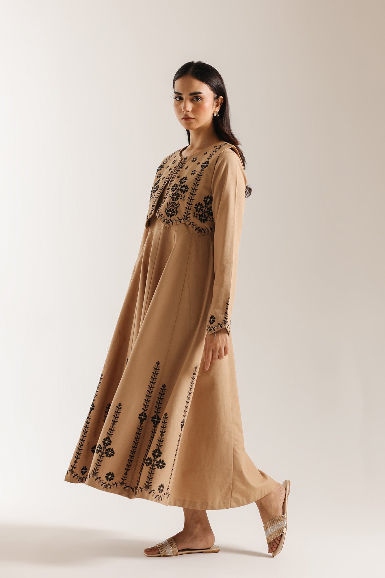 EMBROIDERED DRESS (E6958/102/114)