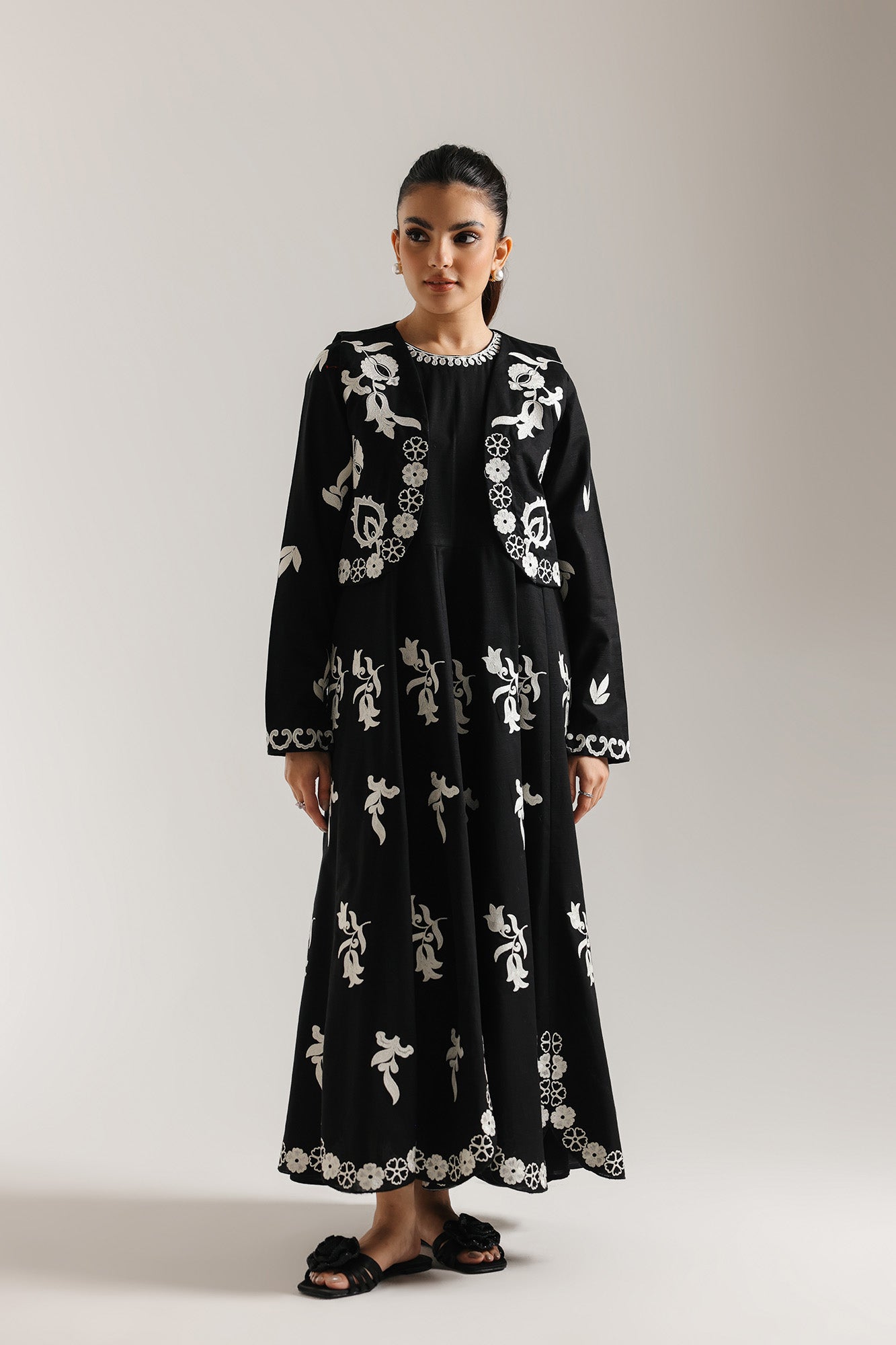 EMBROIDERED DRESS (E6960/102/902)