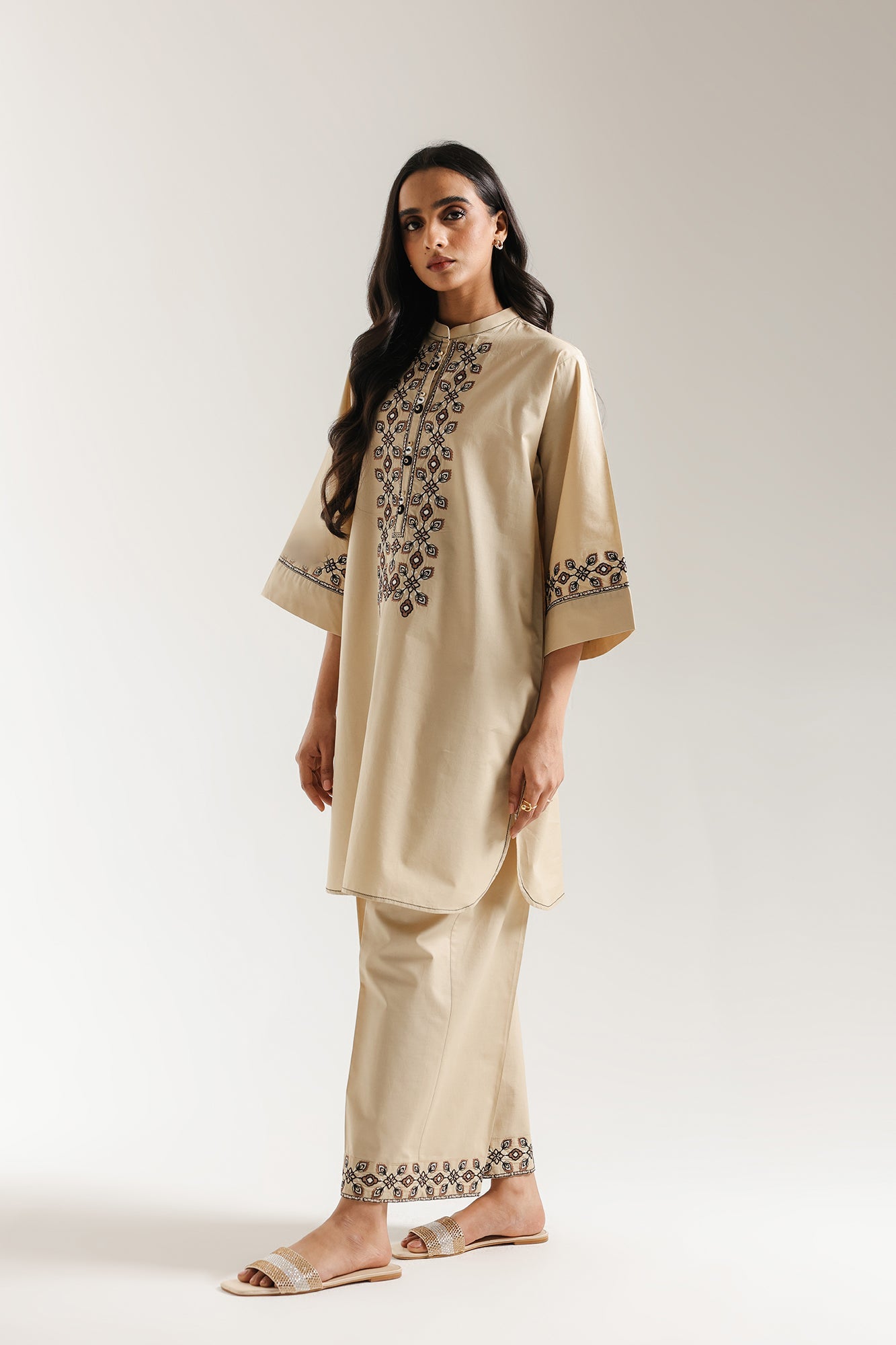 EMBROIDERED SUIT (E7009/102/112)