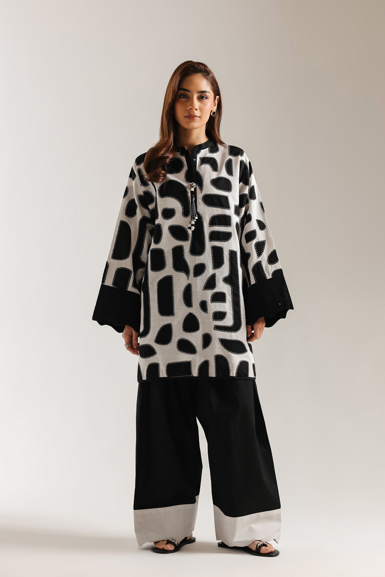 EMBROIDERED SUIT (E7036/102/001)