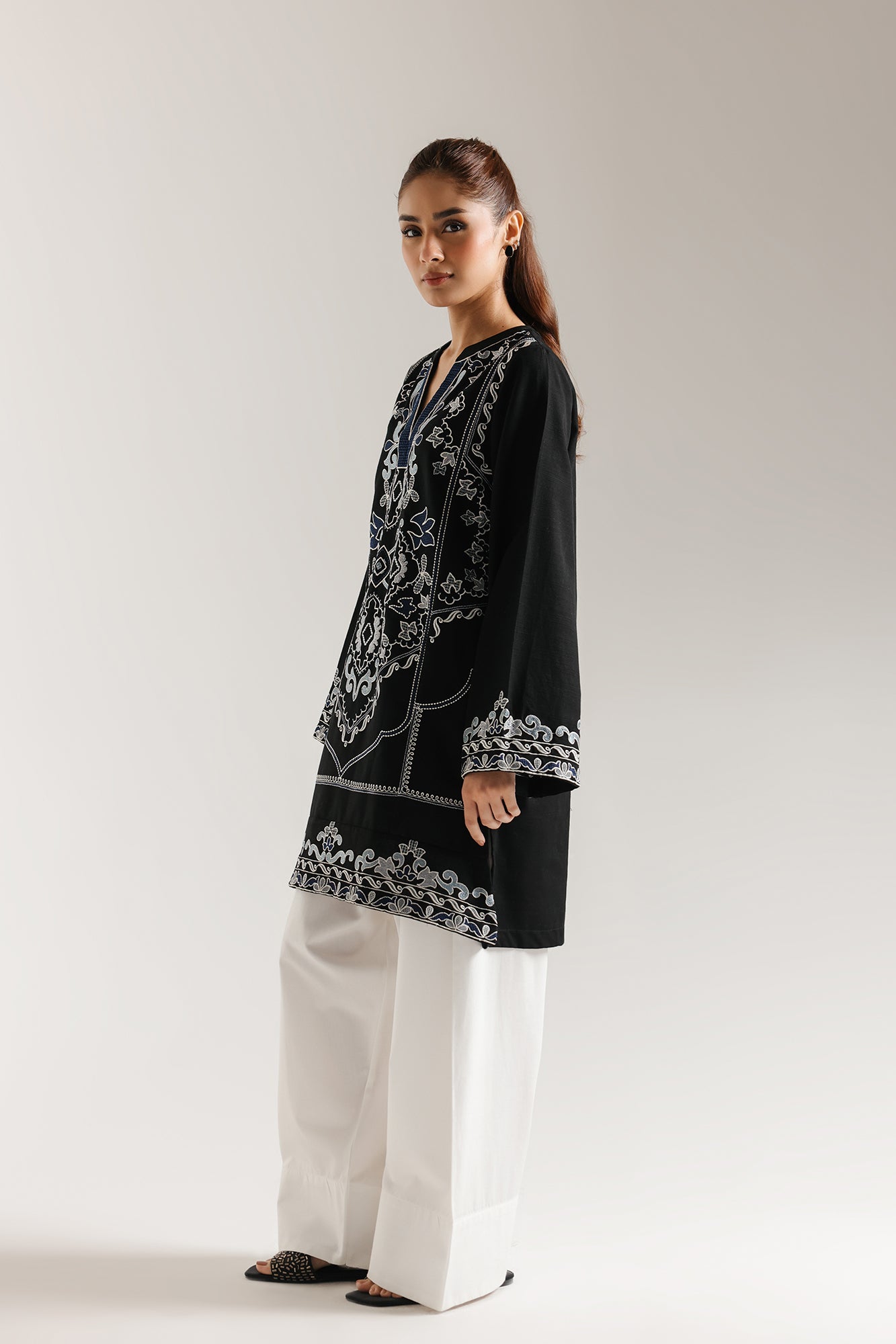 EMBROIDERED SHIRT (E7221/102/902)