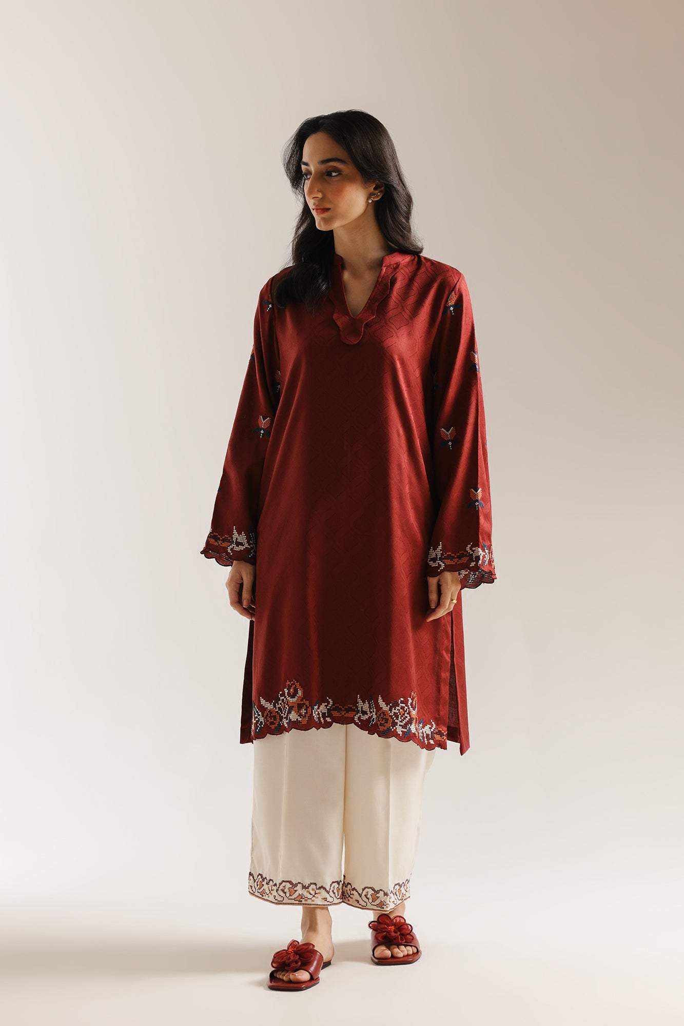 EMBROIDERED SUIT (E7236/102/305)