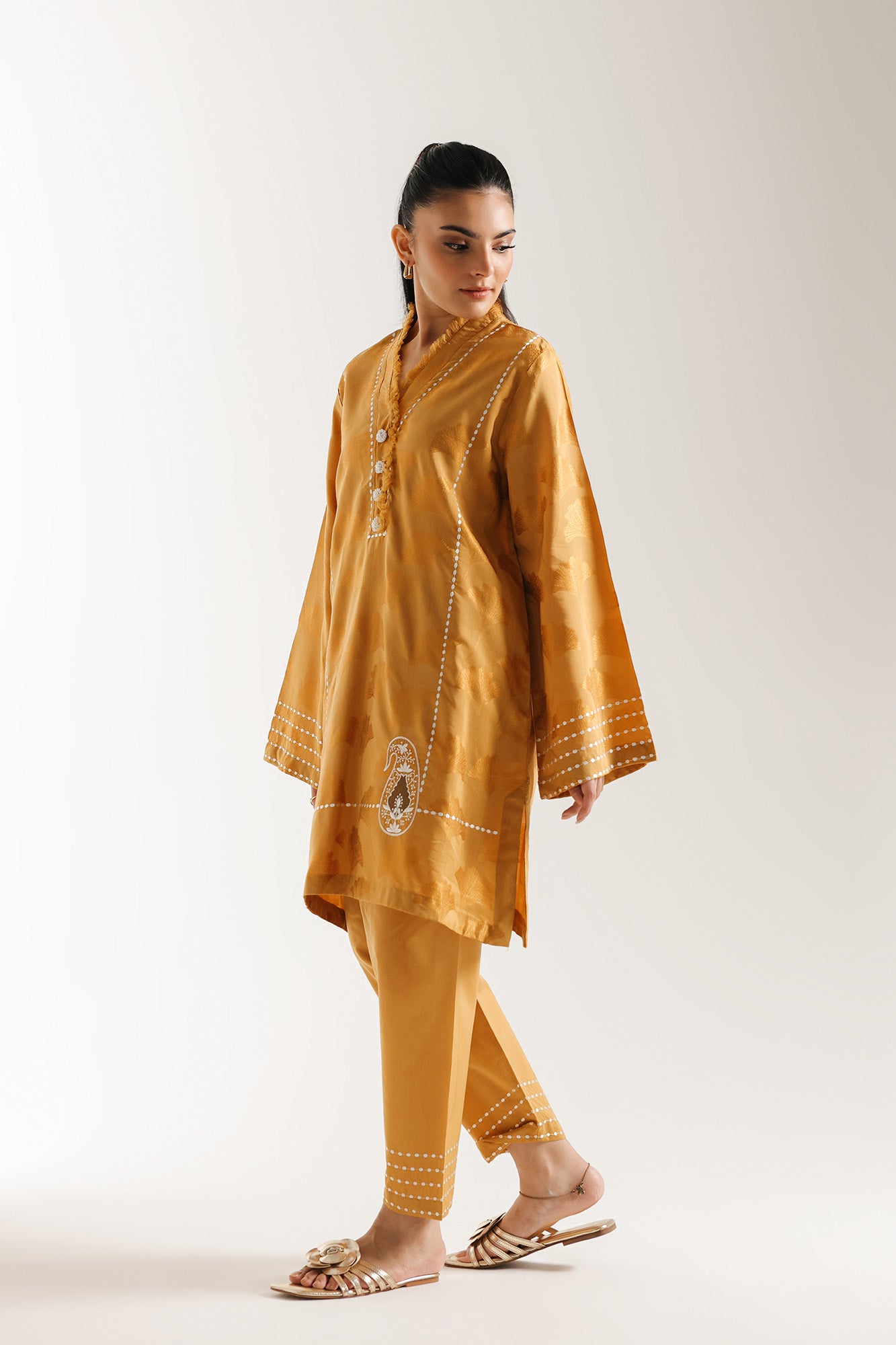 EMBROIDERED SUIT (E7256/102/219)