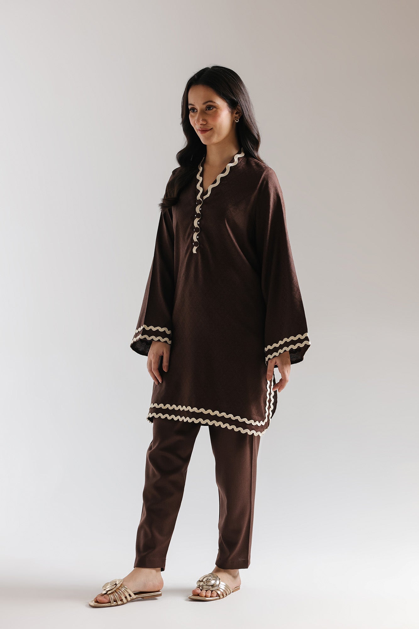 EMBROIDERED SUIT (E7258/102/317)