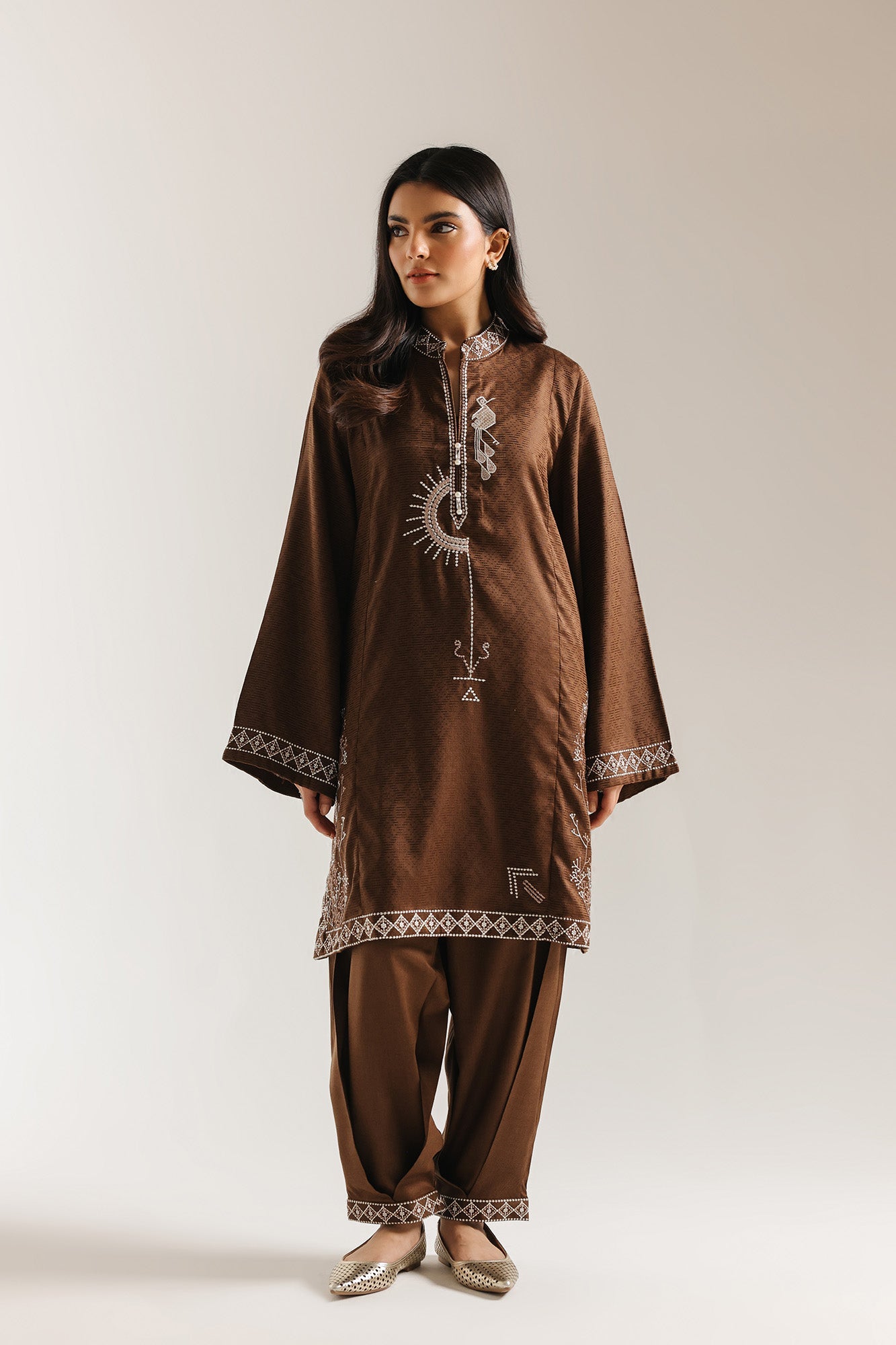 EMBROIDERED SUIT (E7266/102/217)