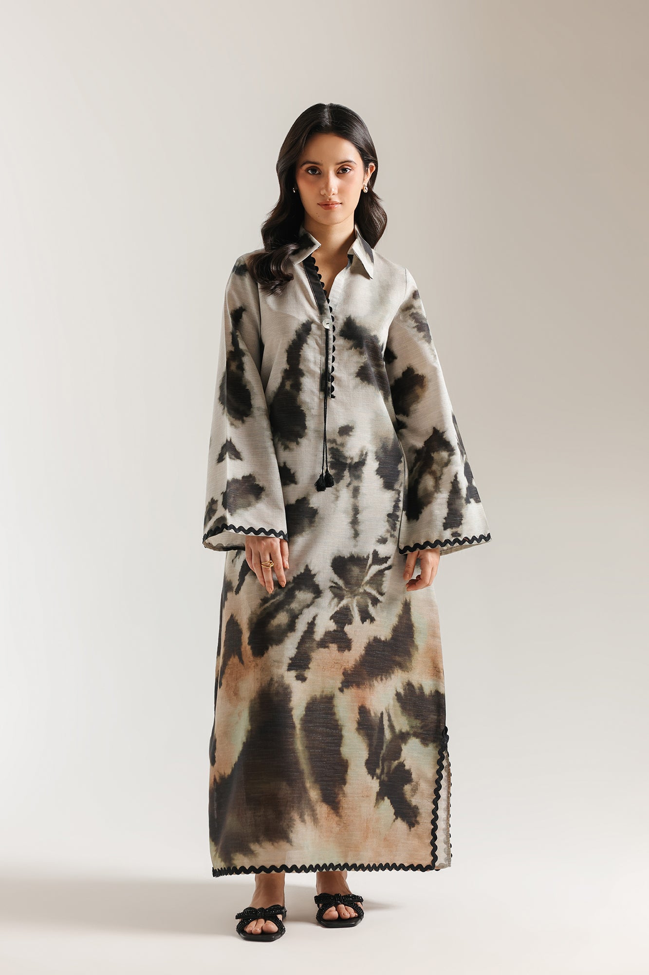 EMBROIDERED KAFTAN (E7529/102/902)