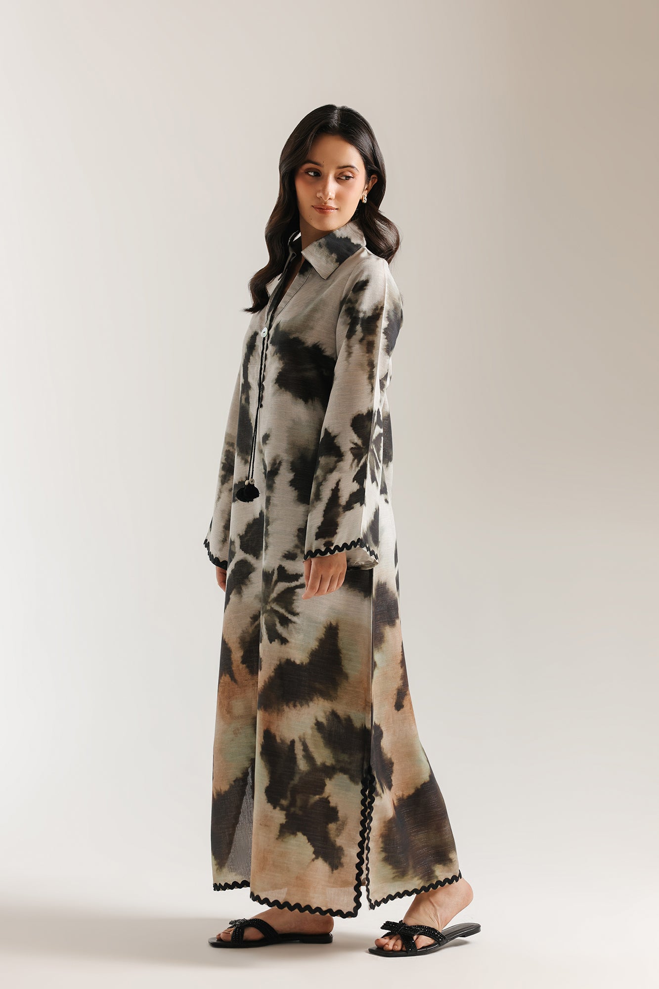 EMBROIDERED KAFTAN (E7529/102/902)