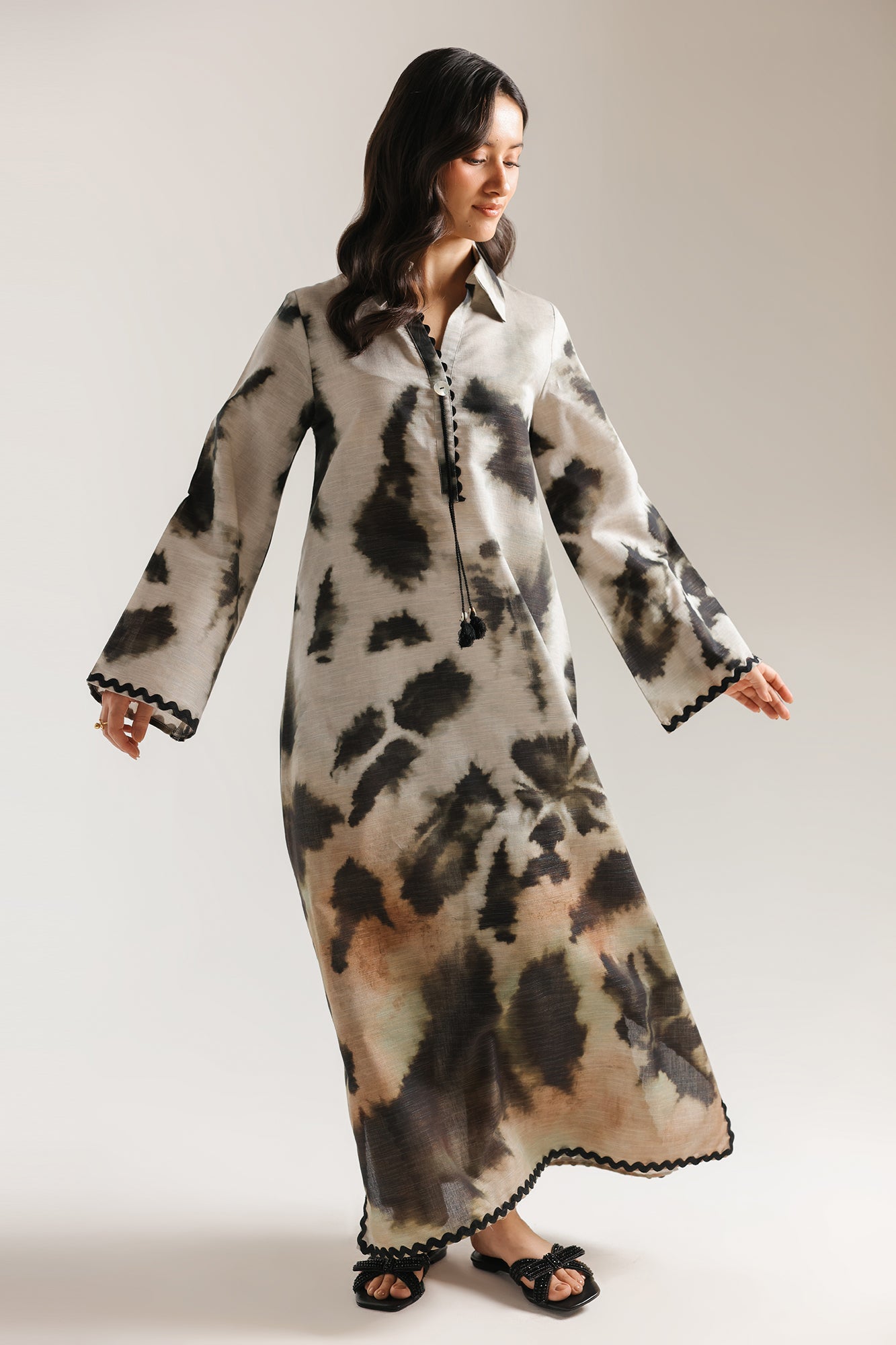 EMBROIDERED KAFTAN (E7529/102/902)