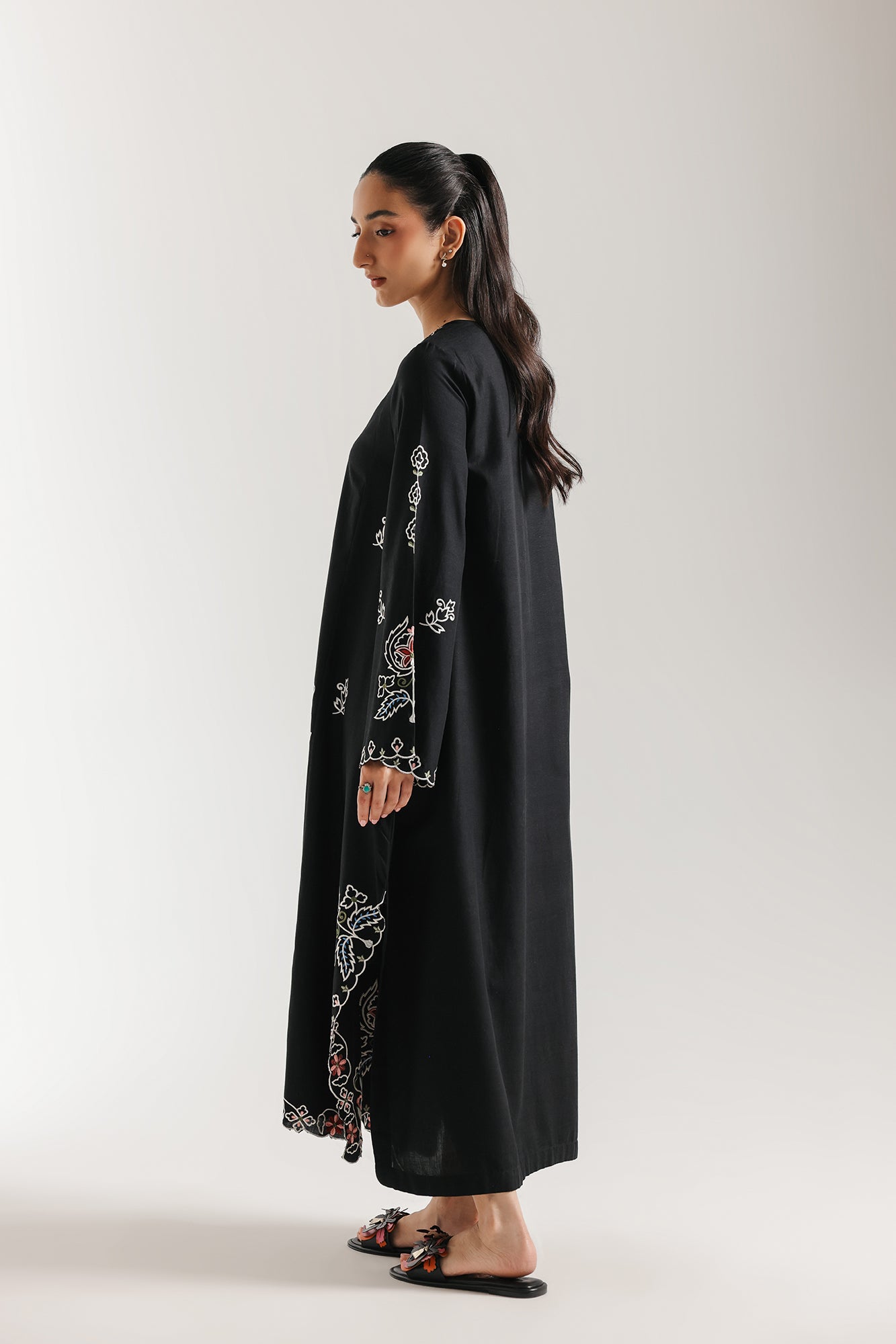 EMBROIDERED DRESS (E7542/102/902)