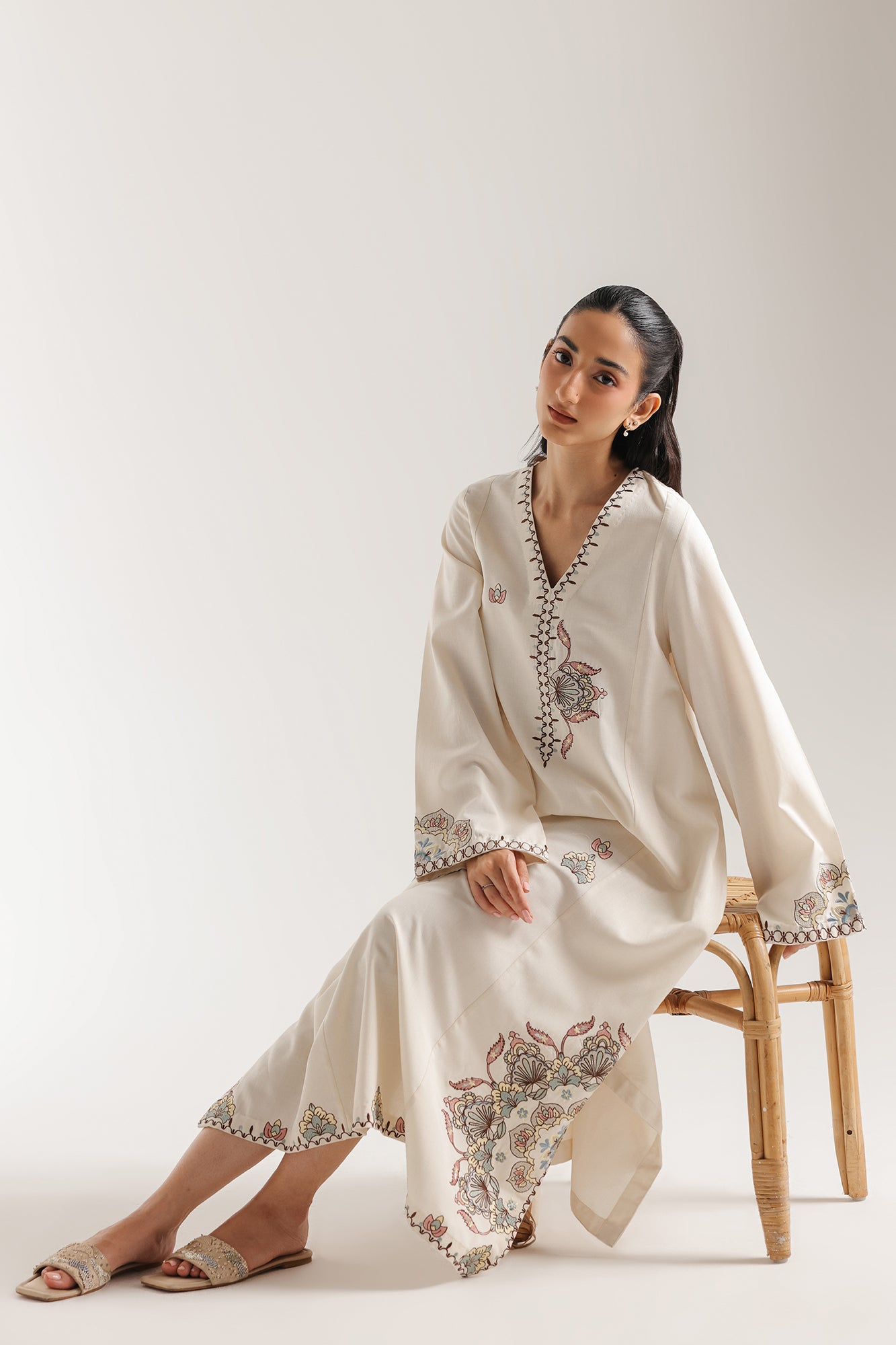 EMBROIDERED SHIRT (E7543/102/005)