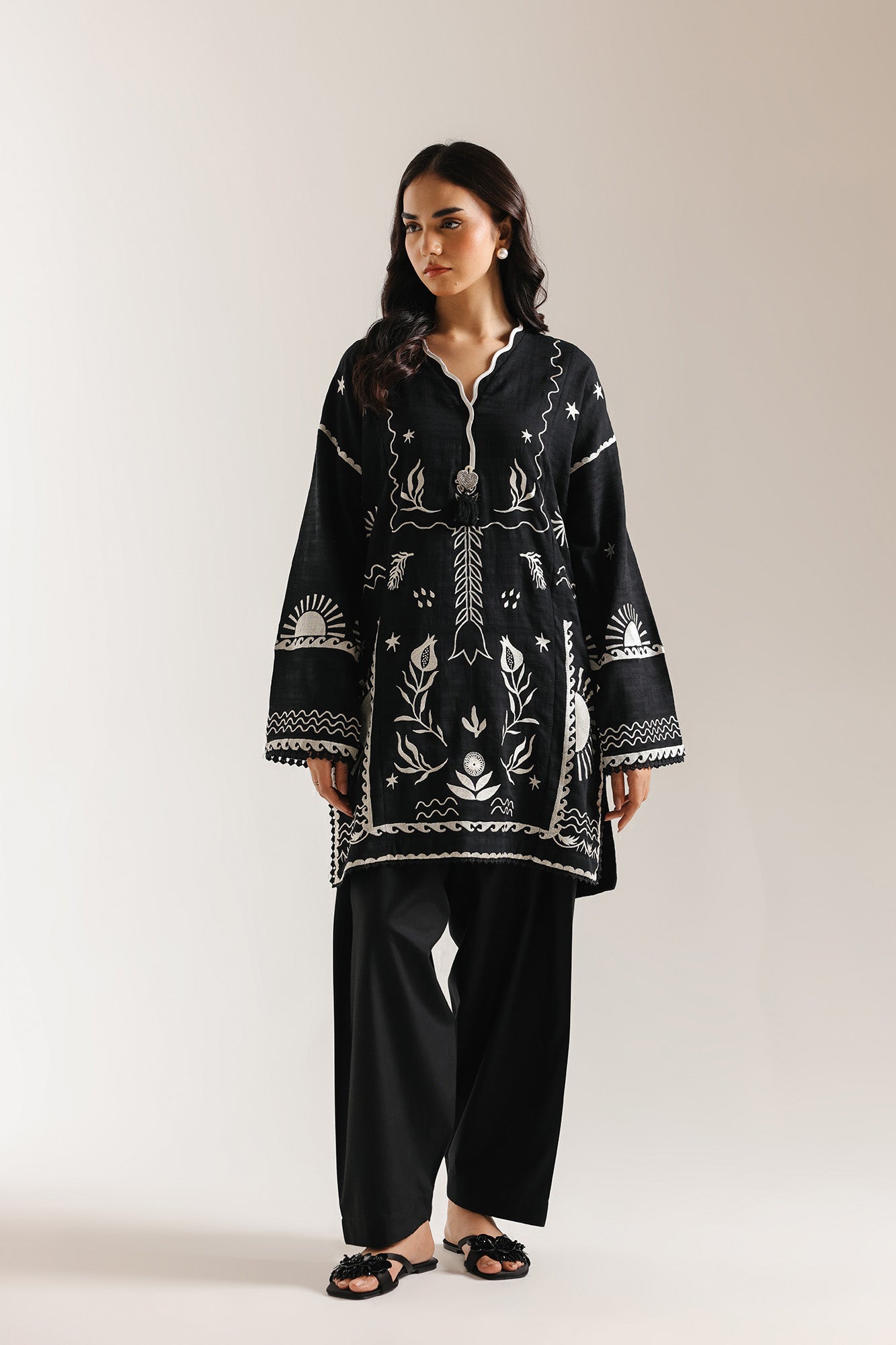 EMBROIDERED SHIRT (E7571/102/901)