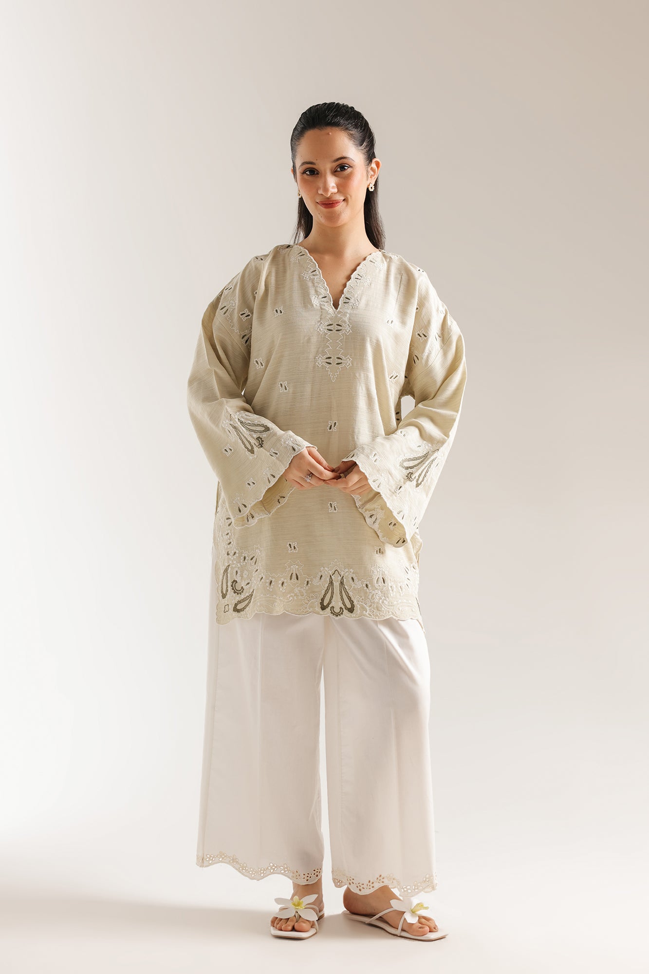 EMBROIDERED SHIRT (E7589/102/130)