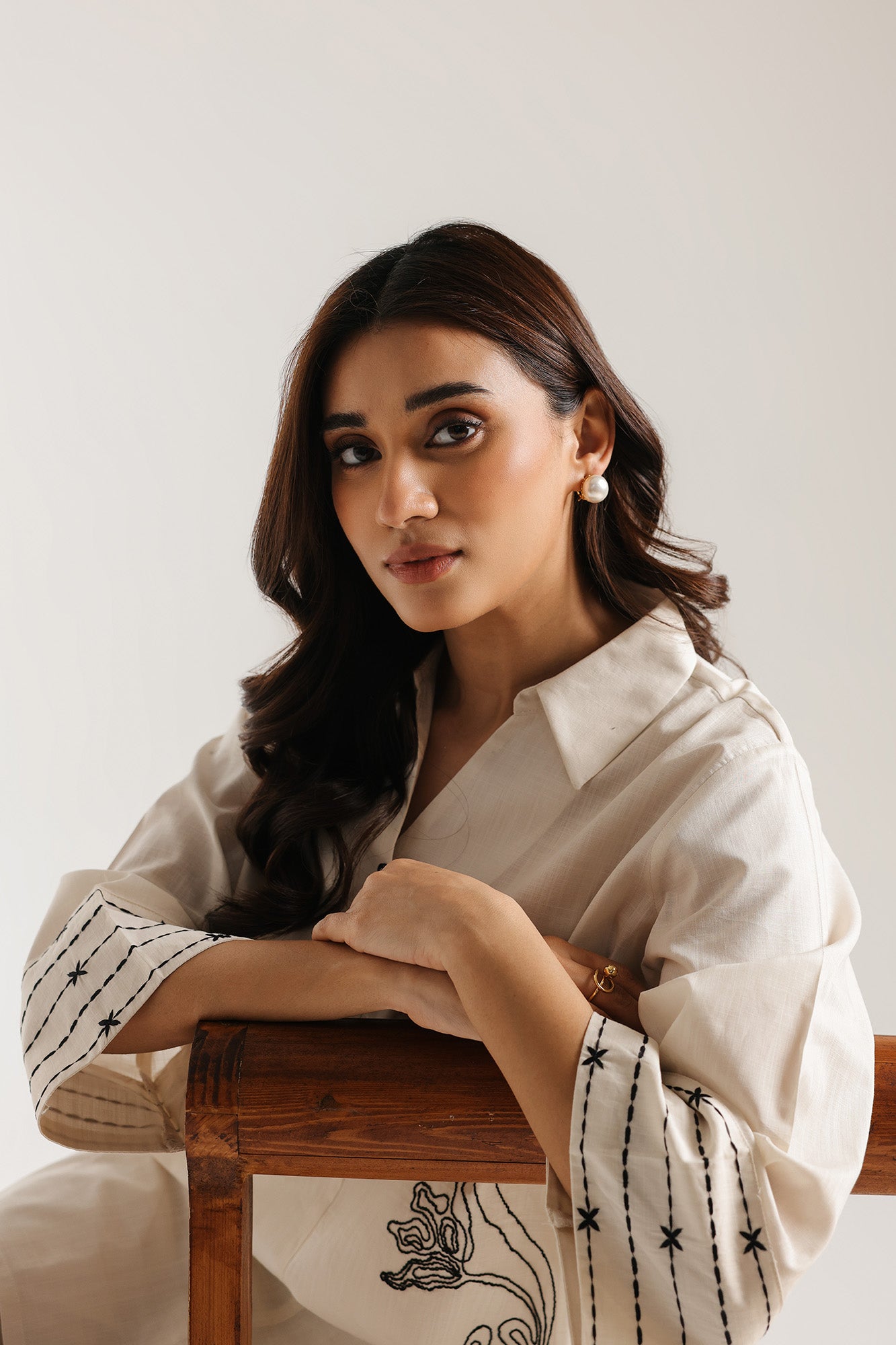 EMBROIDERED SUIT (E7593/102/002)