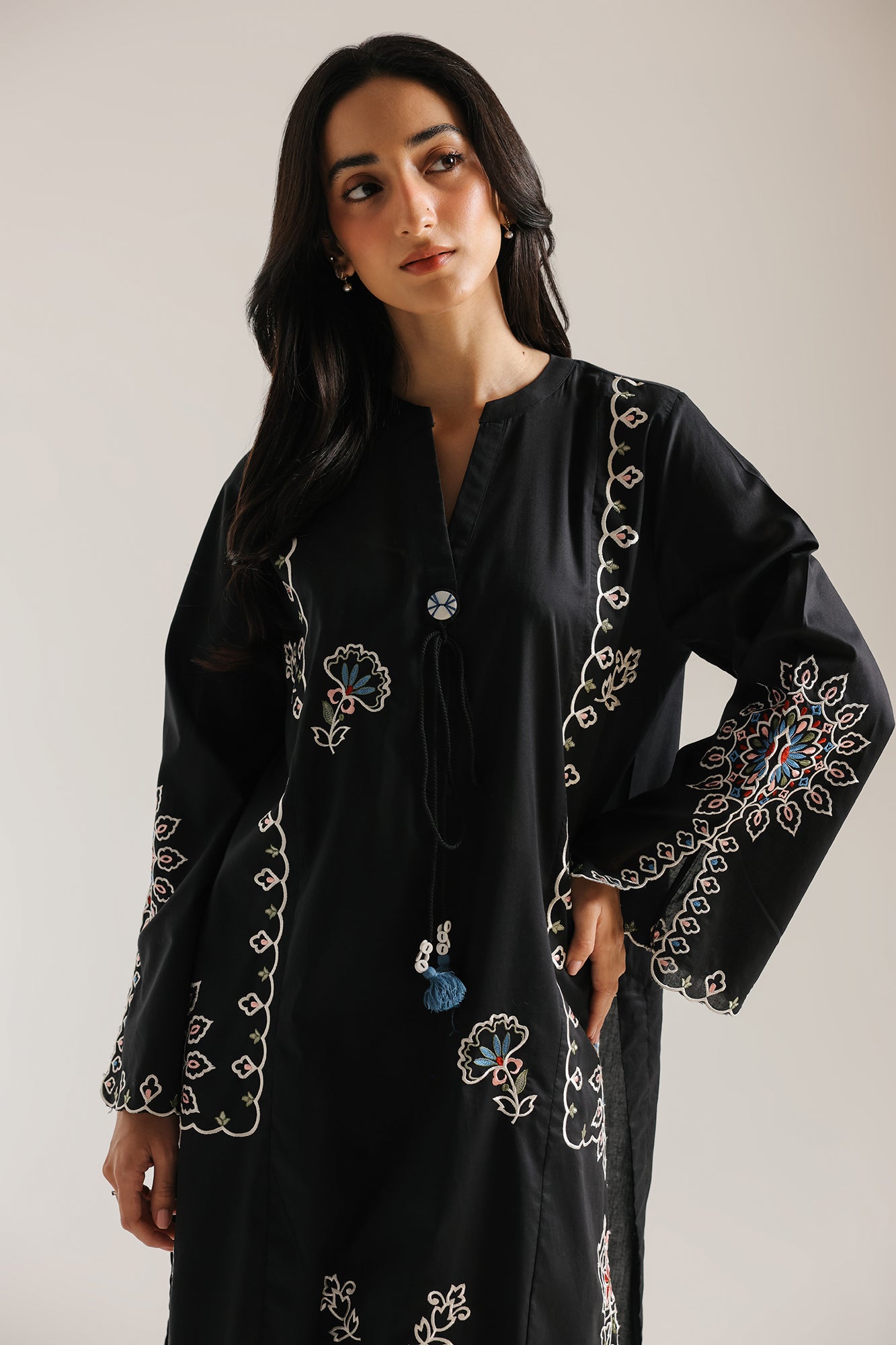 EMBROIDERED SUIT (E7606/102/902)