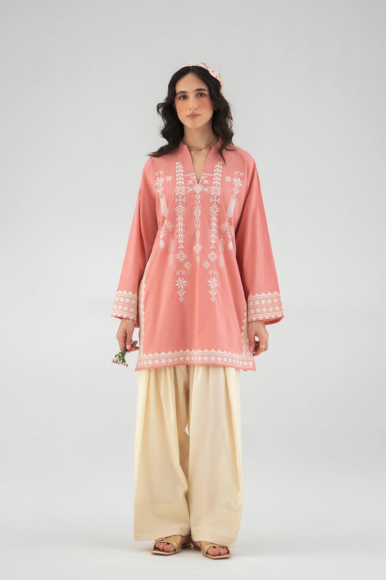 EMBROIDERED SUIT (E7621/102/327)