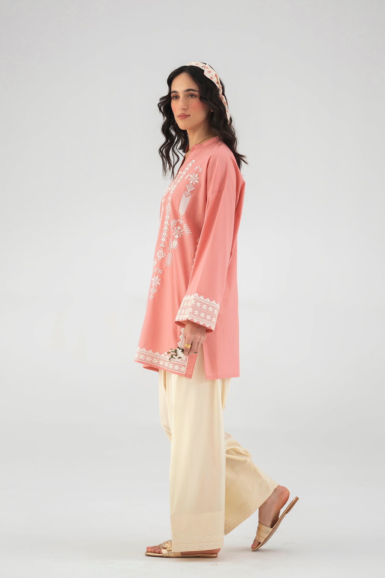 EMBROIDERED SUIT (E7621/102/327)