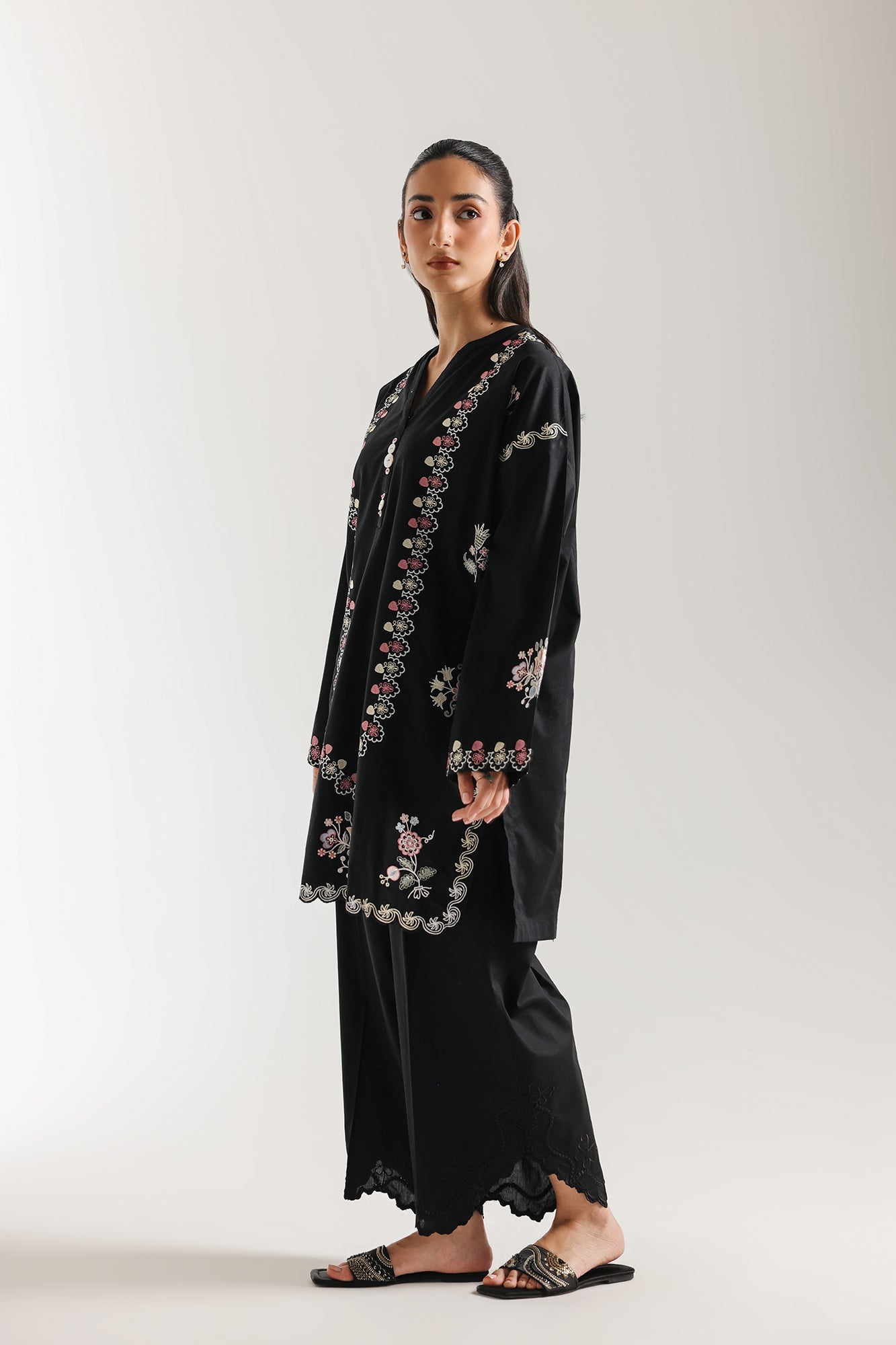 EMBROIDERED SHIRT (E7622/102/901)