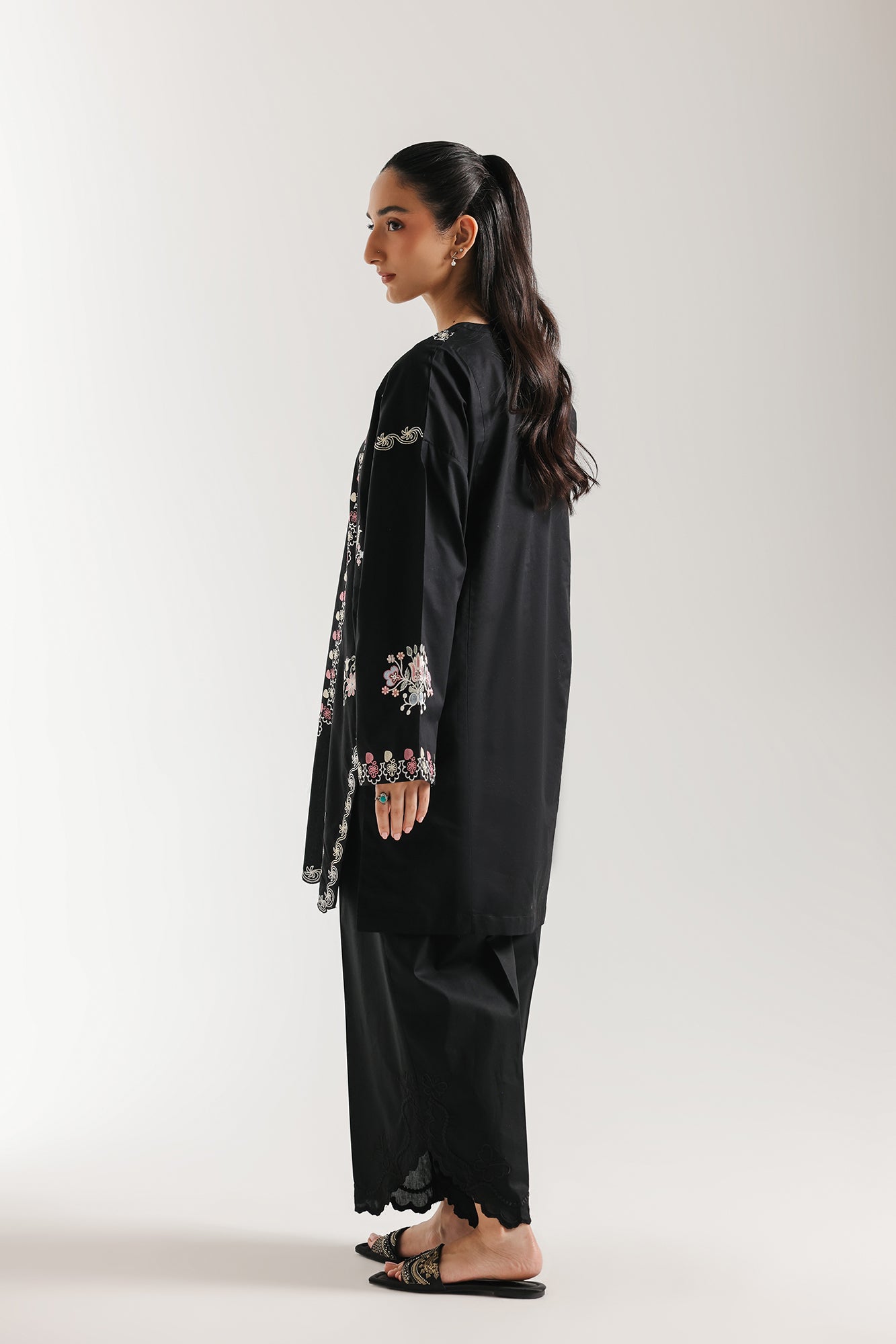 EMBROIDERED SHIRT (E7622/102/901)