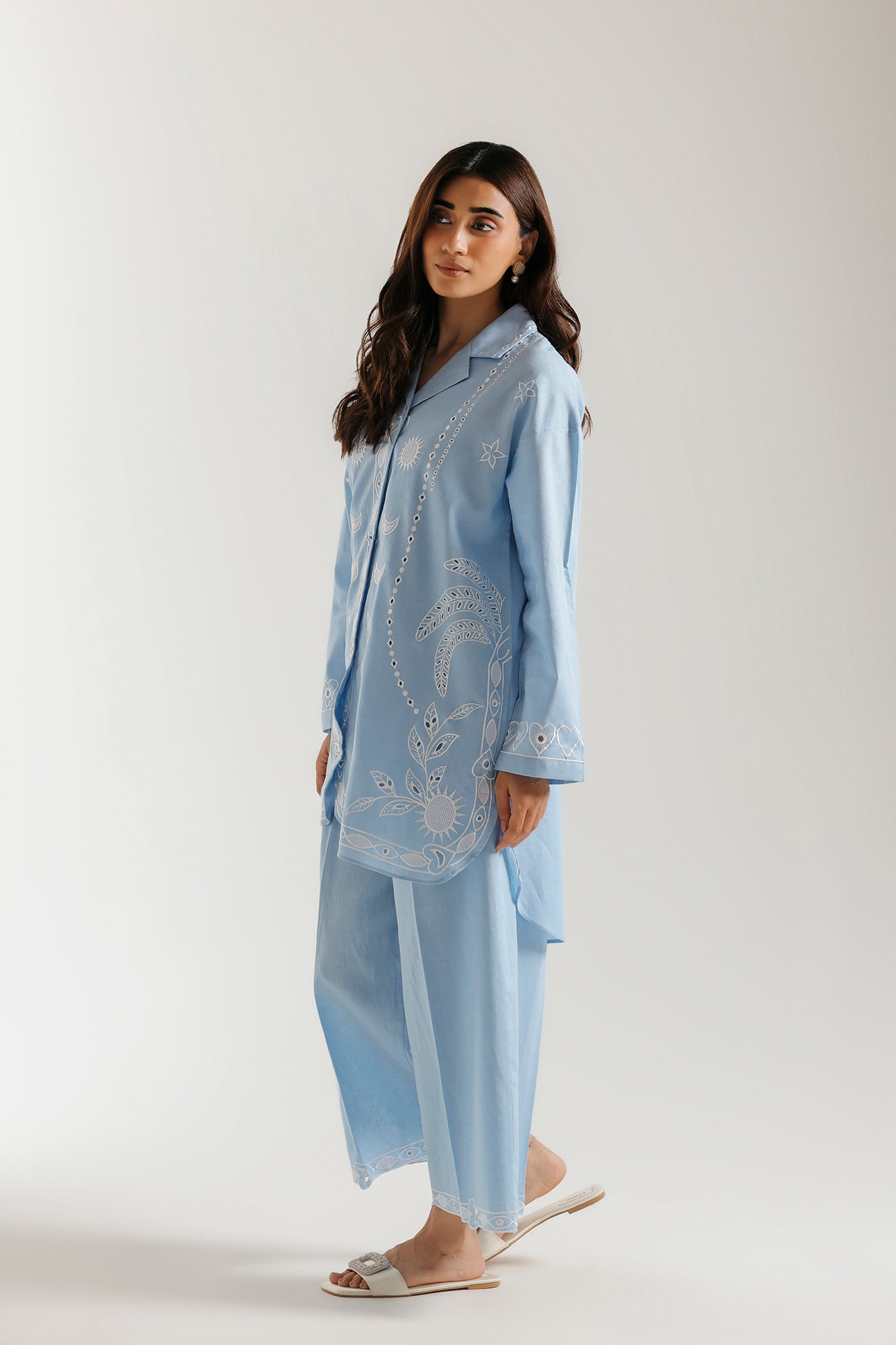 EMBROIDERED SUIT (E7639/102/636)