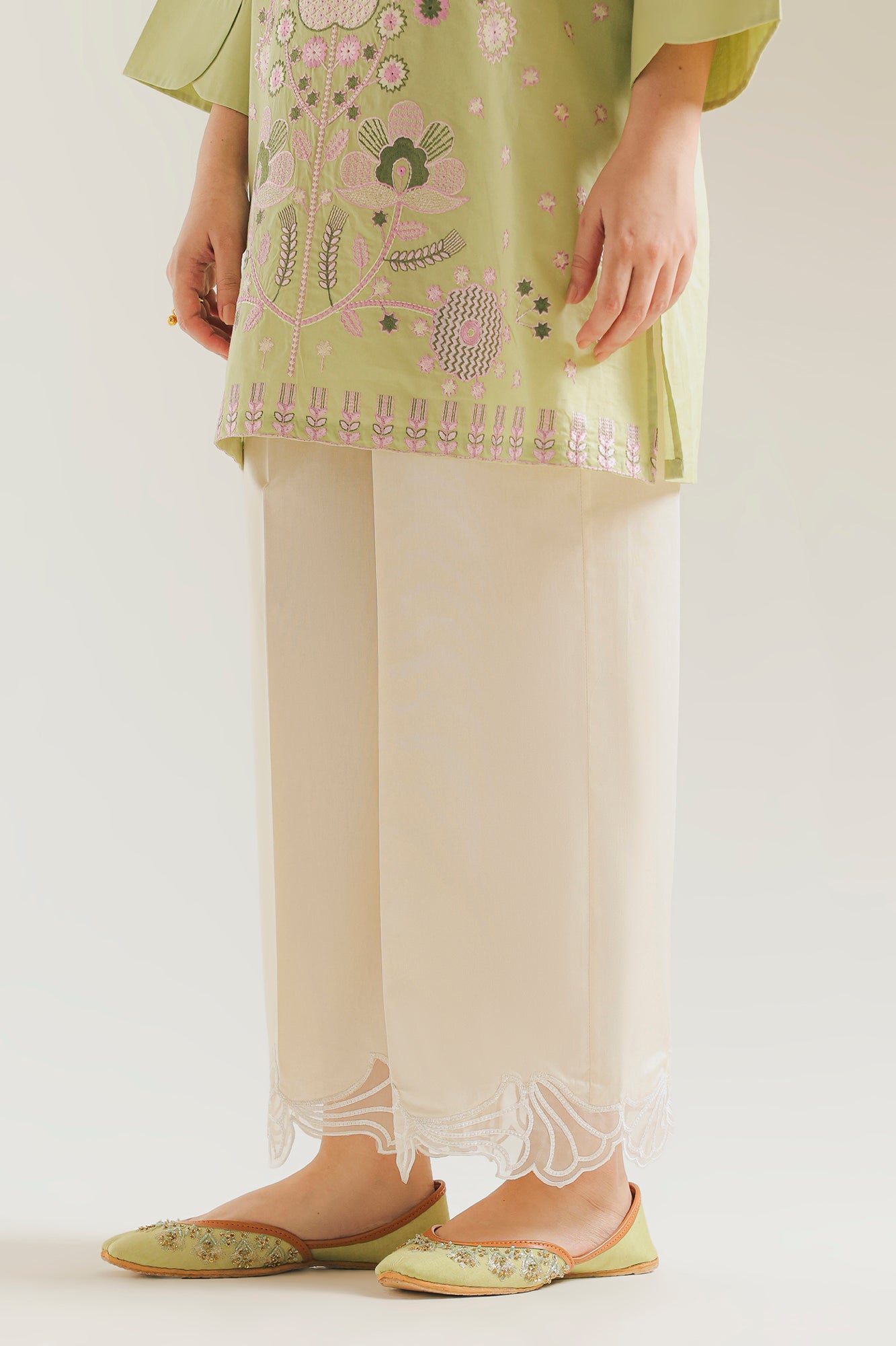 EMBROIDERED TROUSER (E7657/102/004)