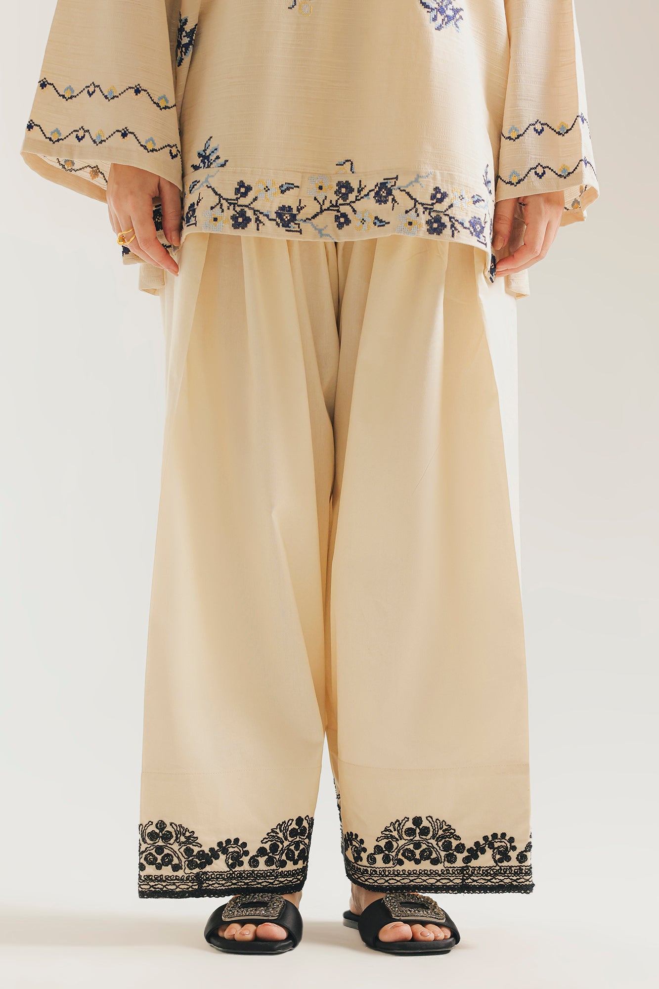 EMBROIDERED SHALWAR (E7659/102/004)