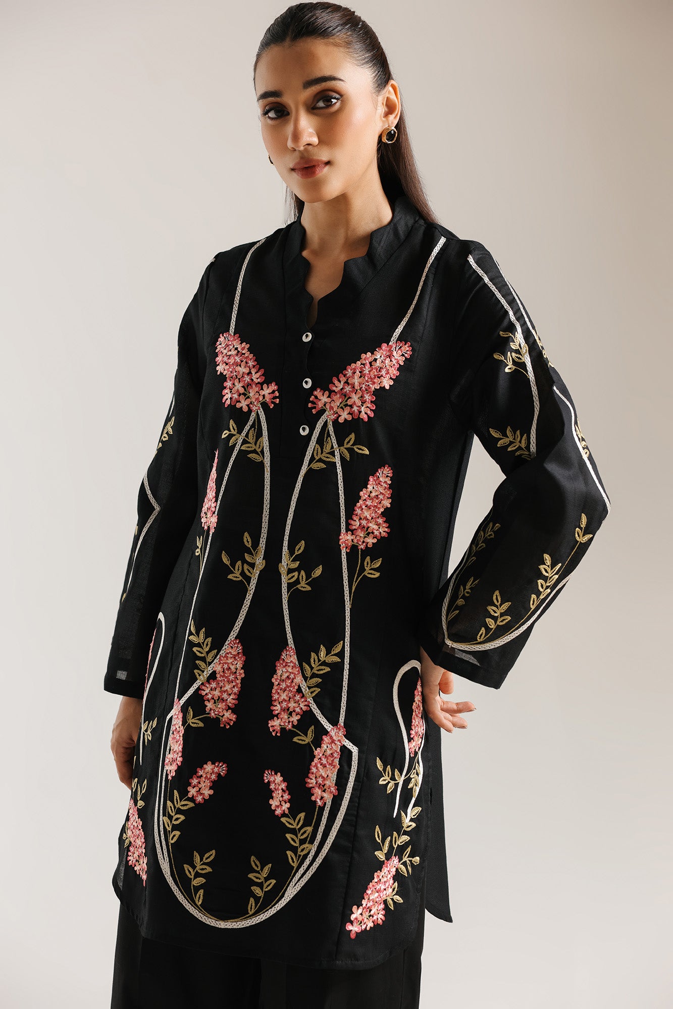 EMBROIDERED SUIT (E7698/102/901)