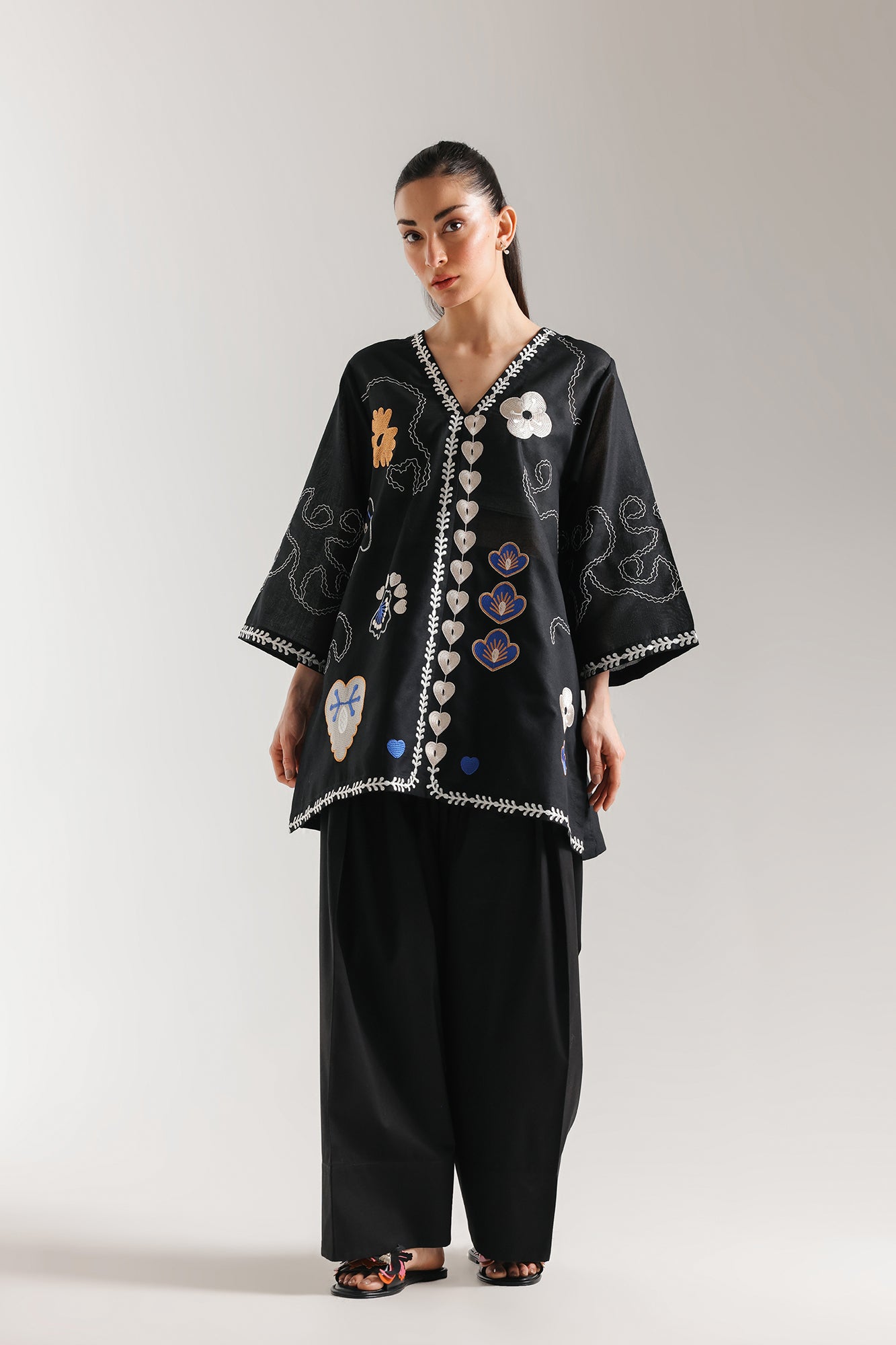 EMBROIDERED SHIRT (E7699/102/901)