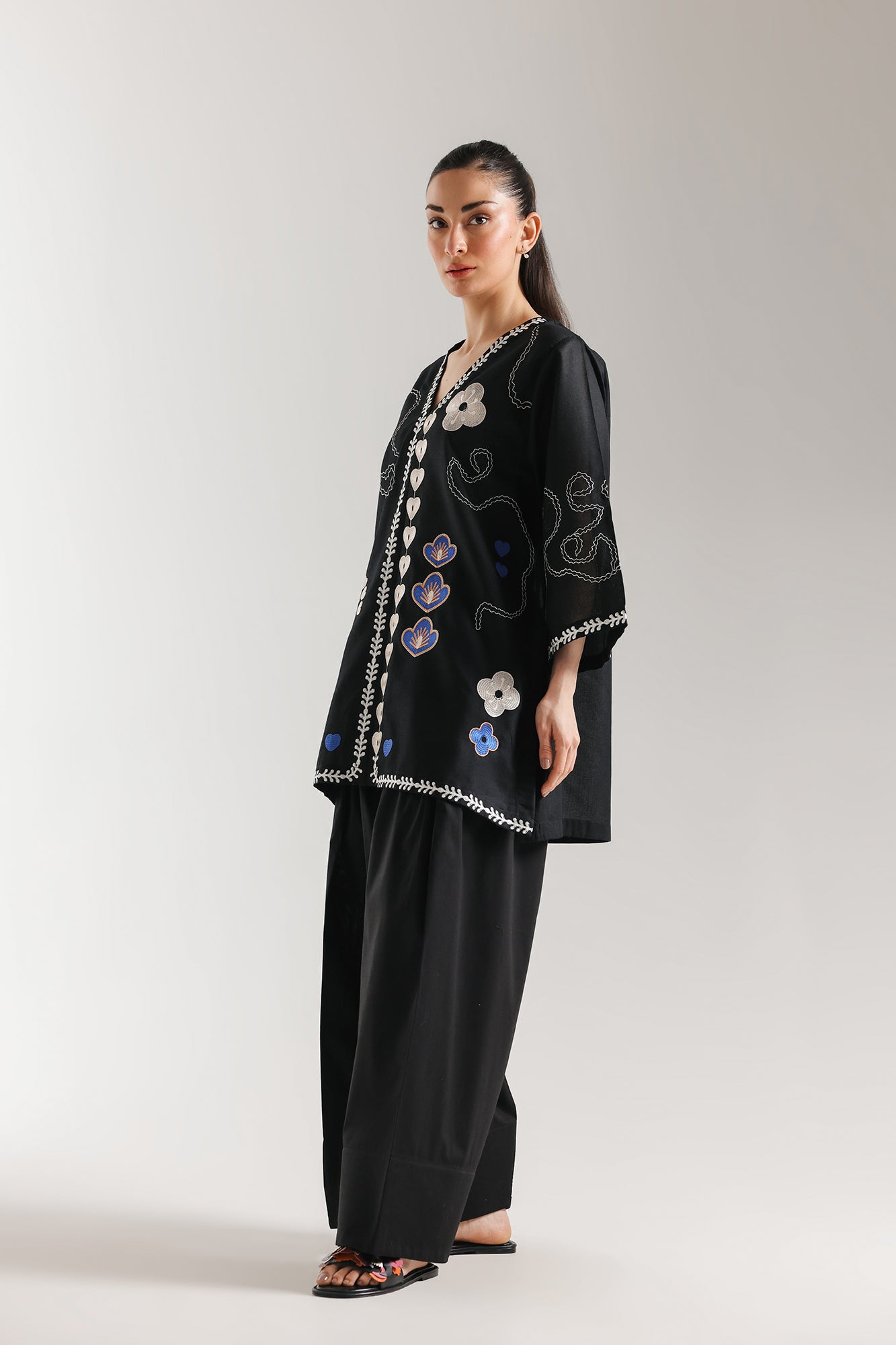 EMBROIDERED SHIRT (E7699/102/901)