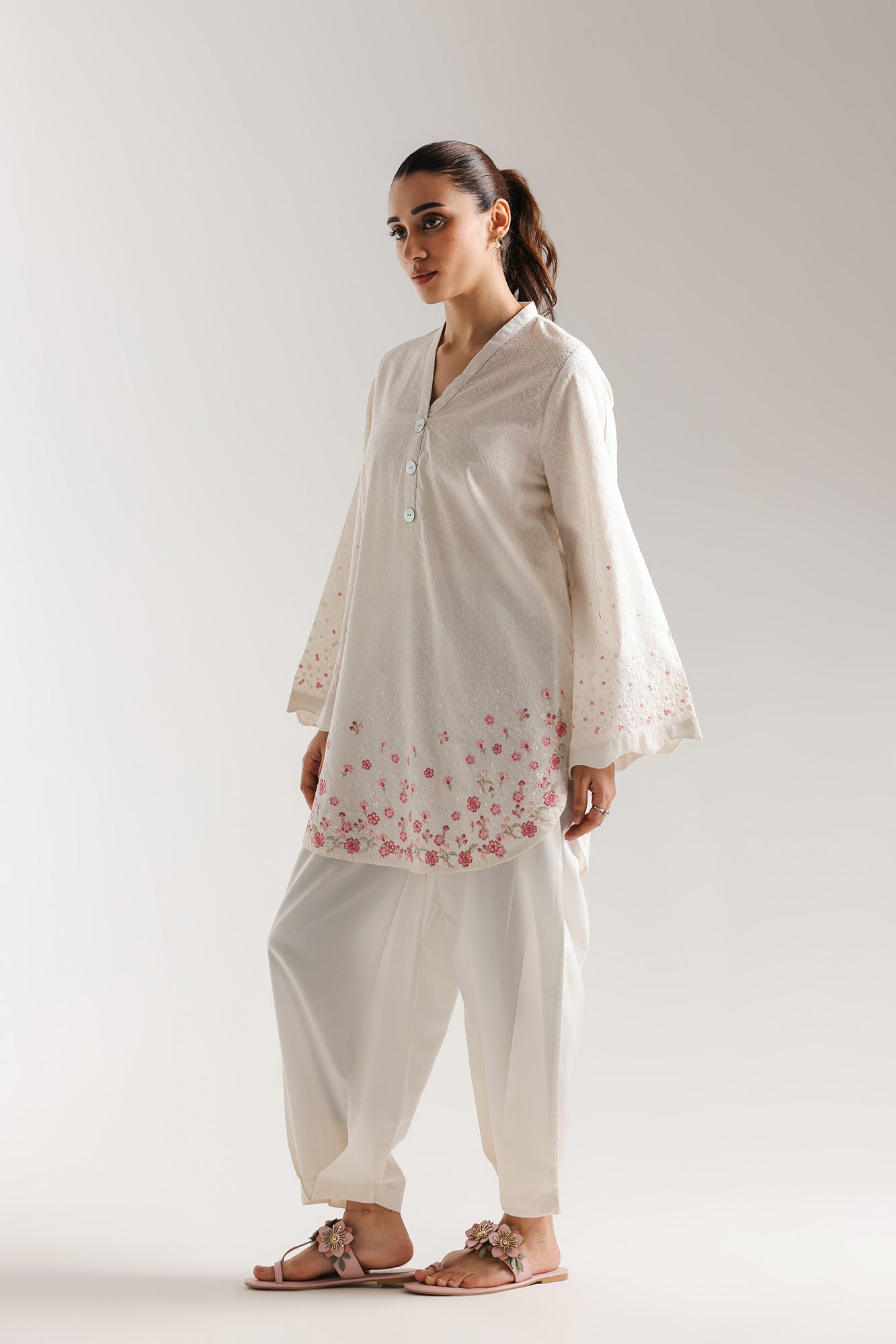 EMBROIDERED SUIT (E7716/102/005)