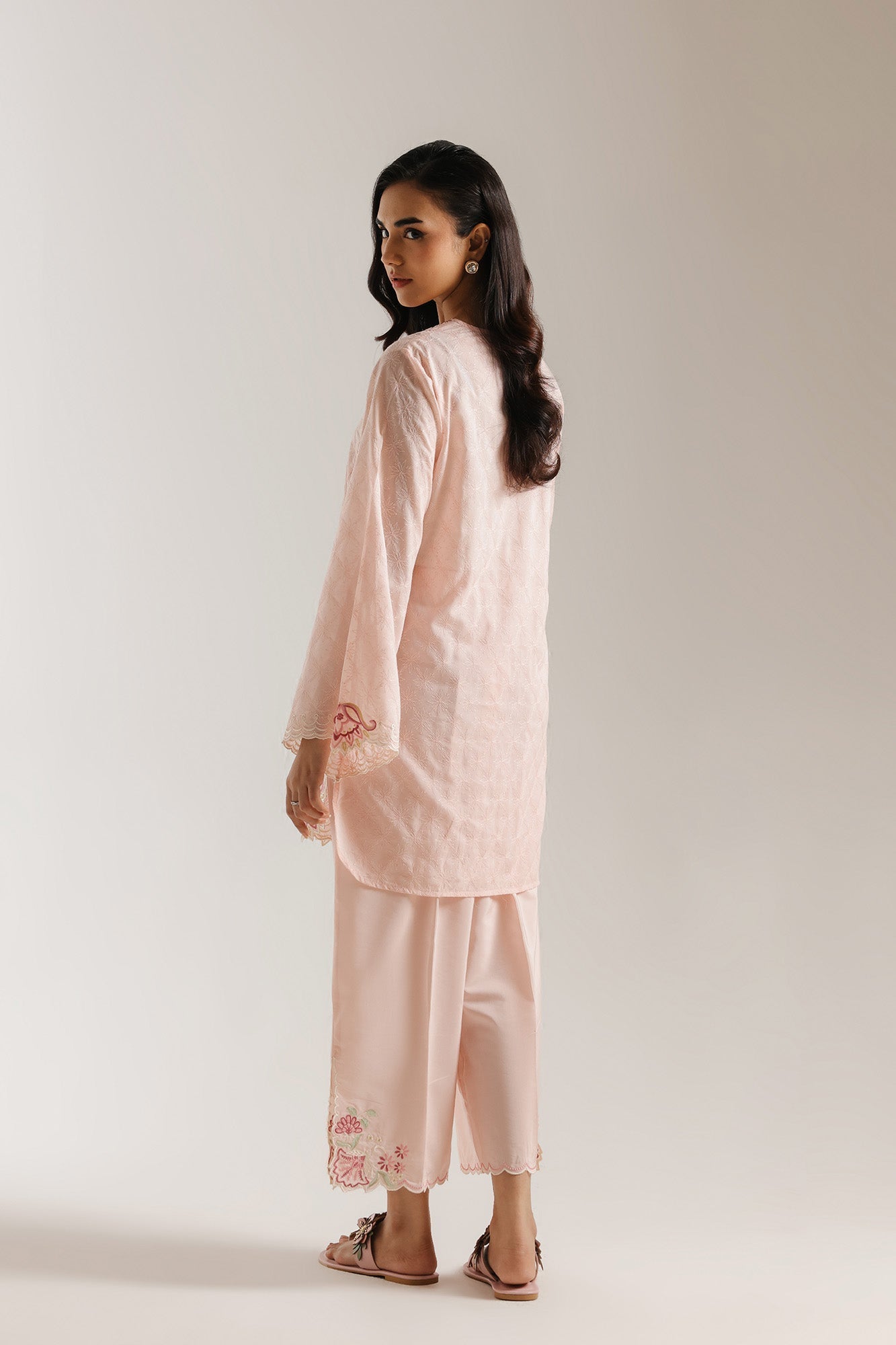 EMBROIDERED SUIT (E7717/102/427)