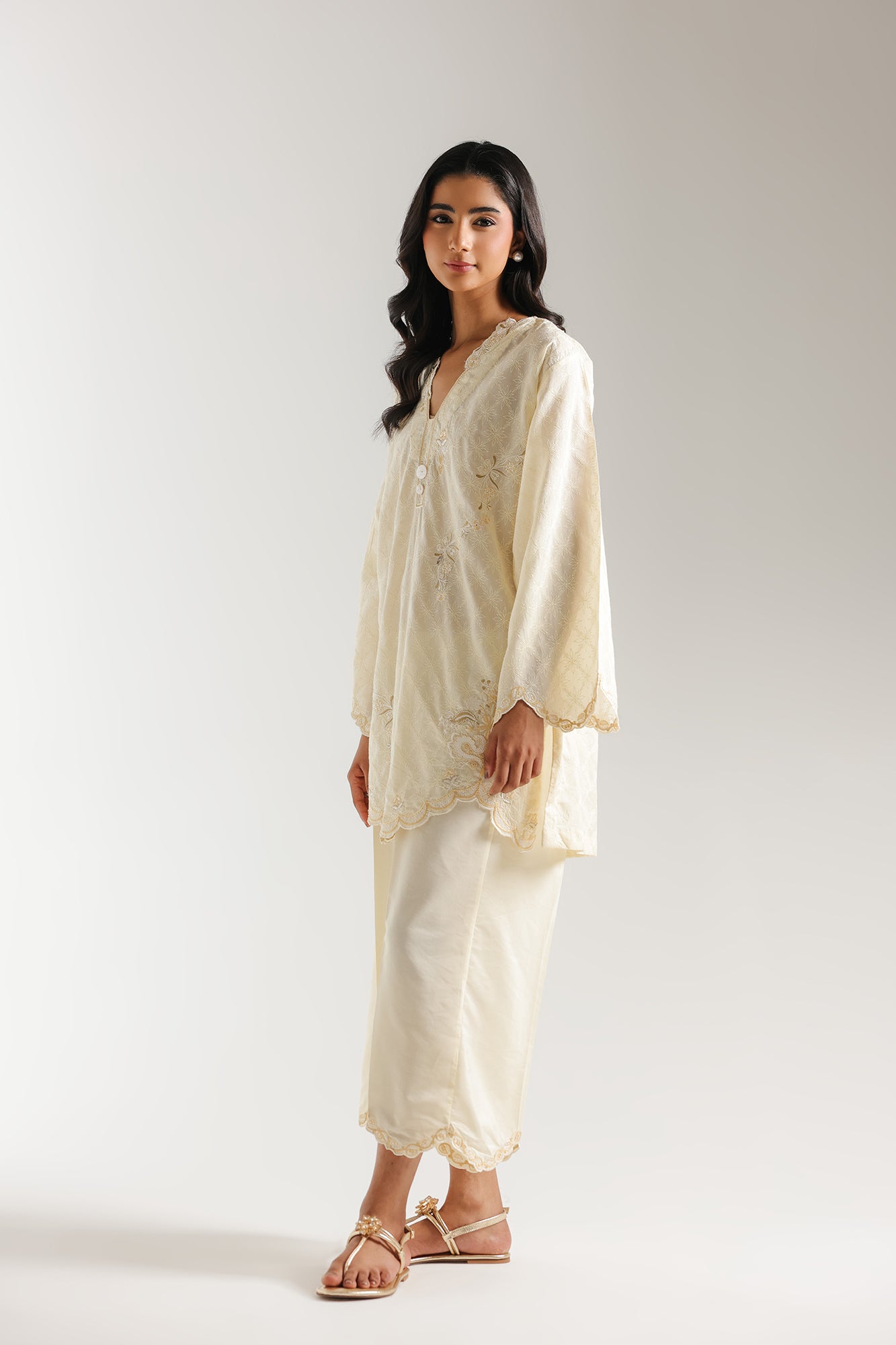 EMBROIDERED SUIT (E7718/102/227)