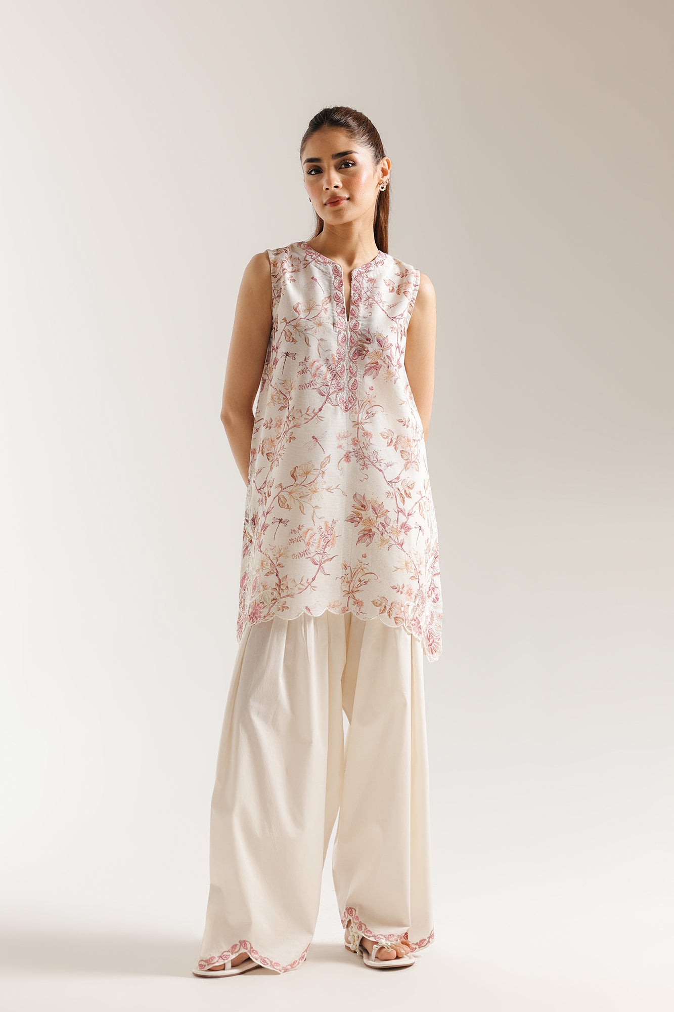 EMBROIDERED SUIT (E7722/102/002)