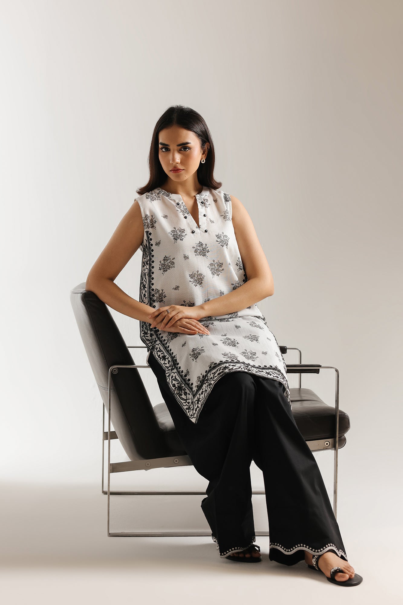 EMBROIDERED SUIT (E7723/102/002)