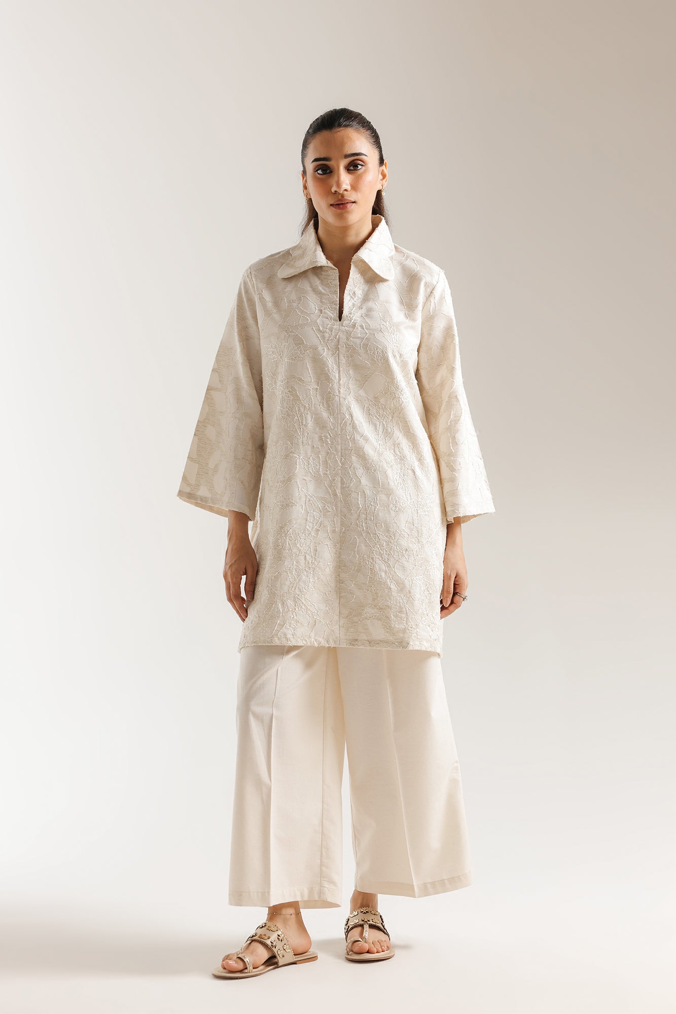 EMBROIDERED SUIT (E7727/102/002)