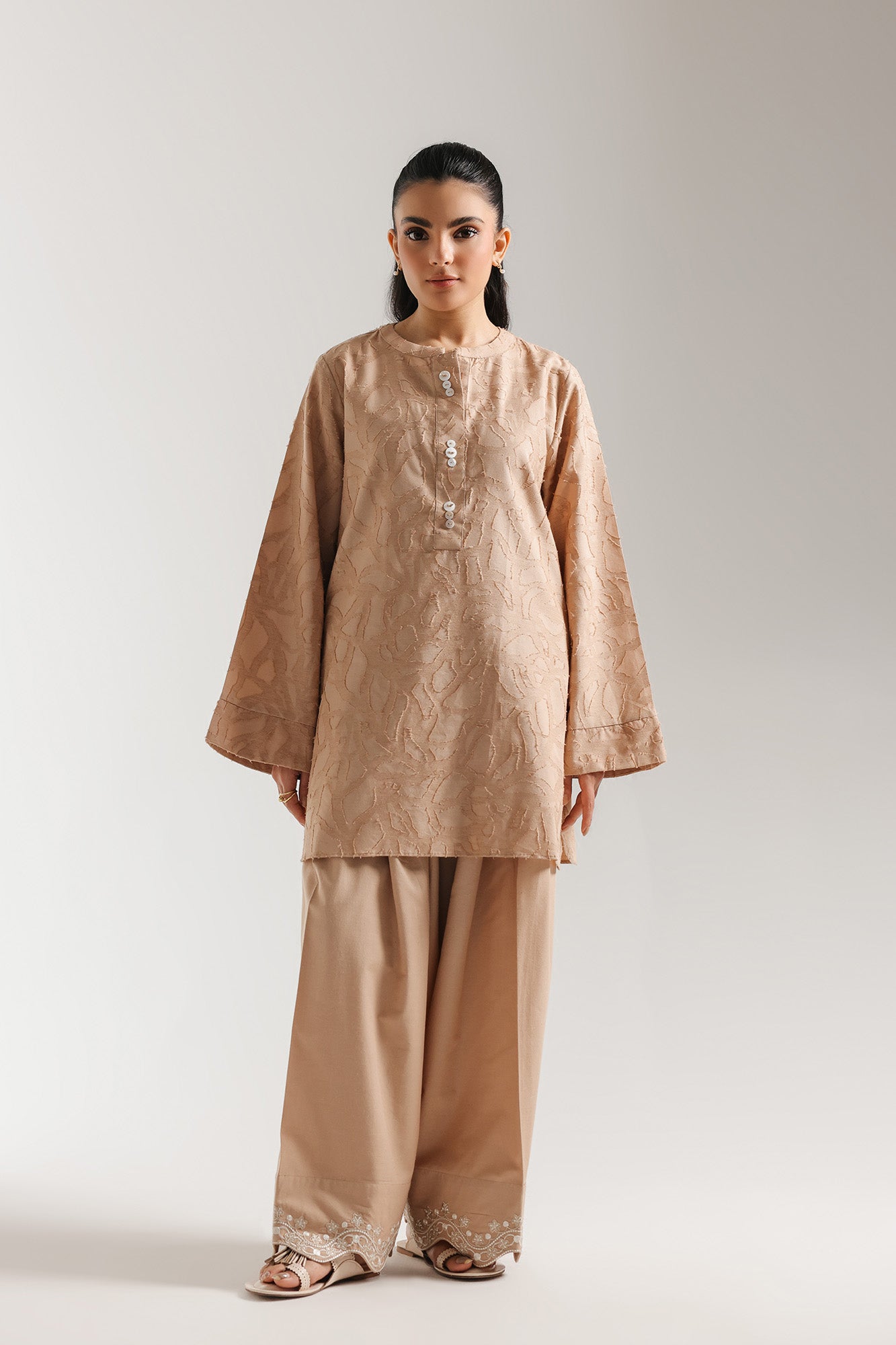 EMBROIDERED SUIT (E7728/102/808)