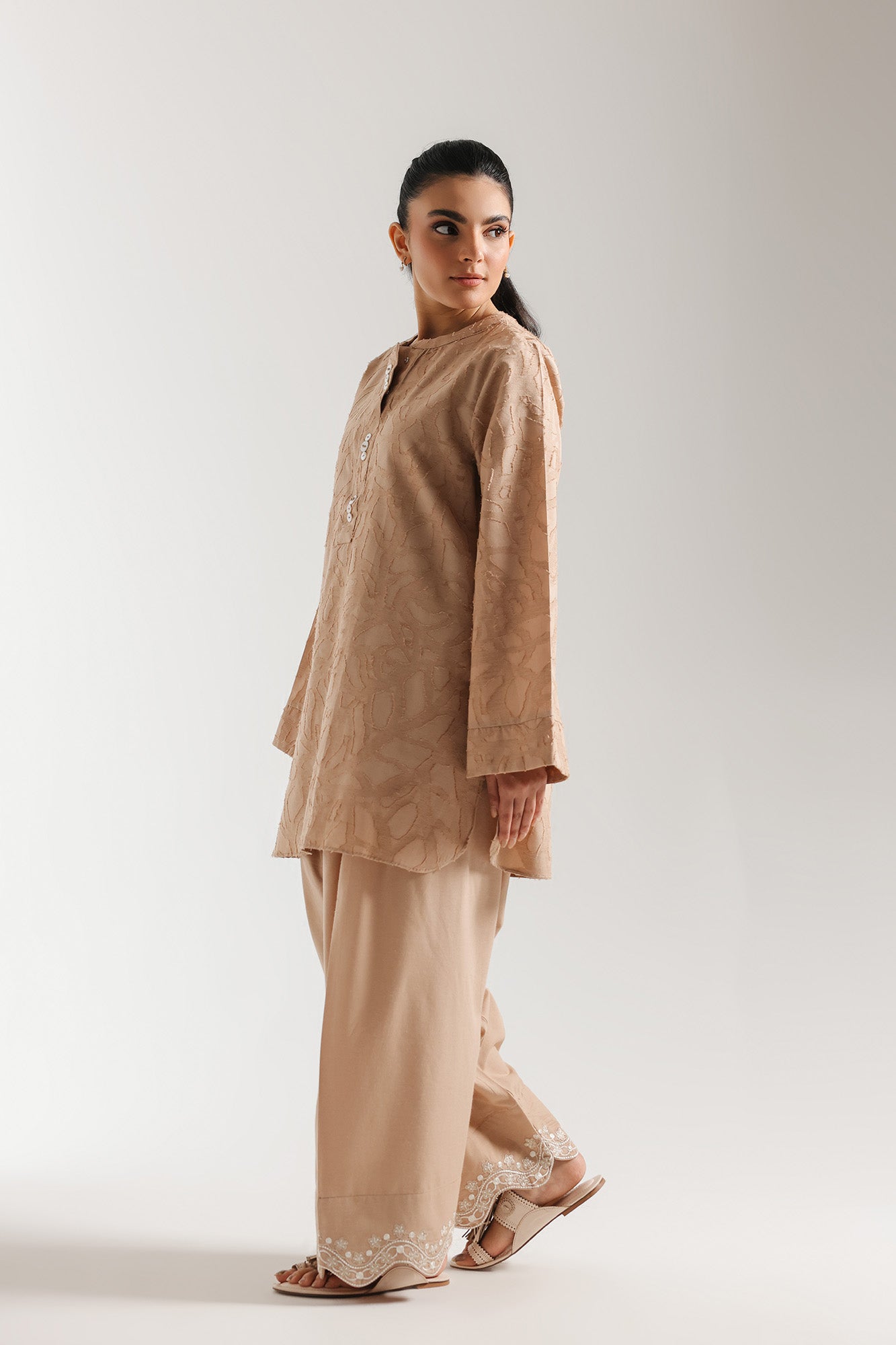 EMBROIDERED SUIT (E7728/102/808)