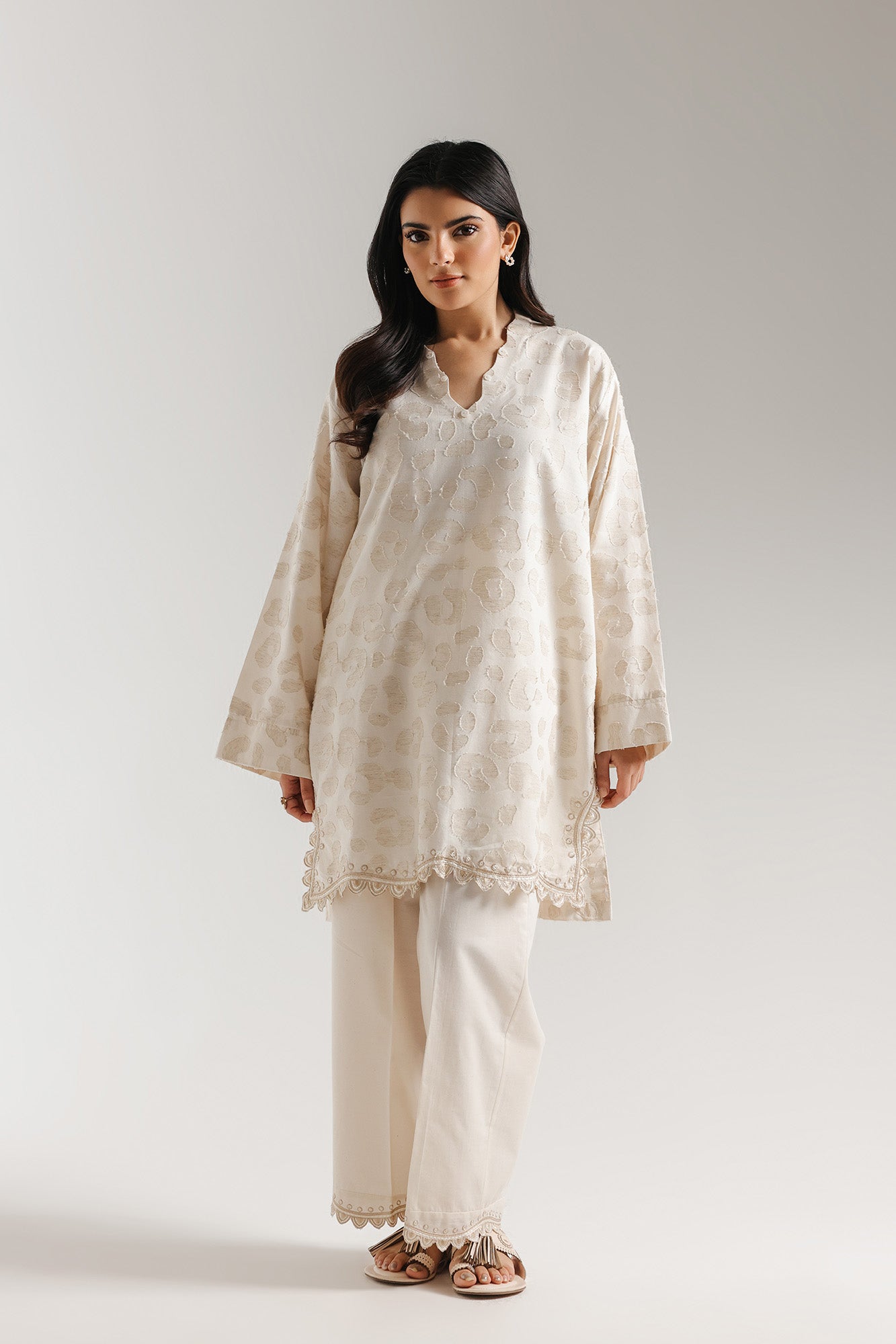 EMBROIDERED SUIT (E7729/102/002)