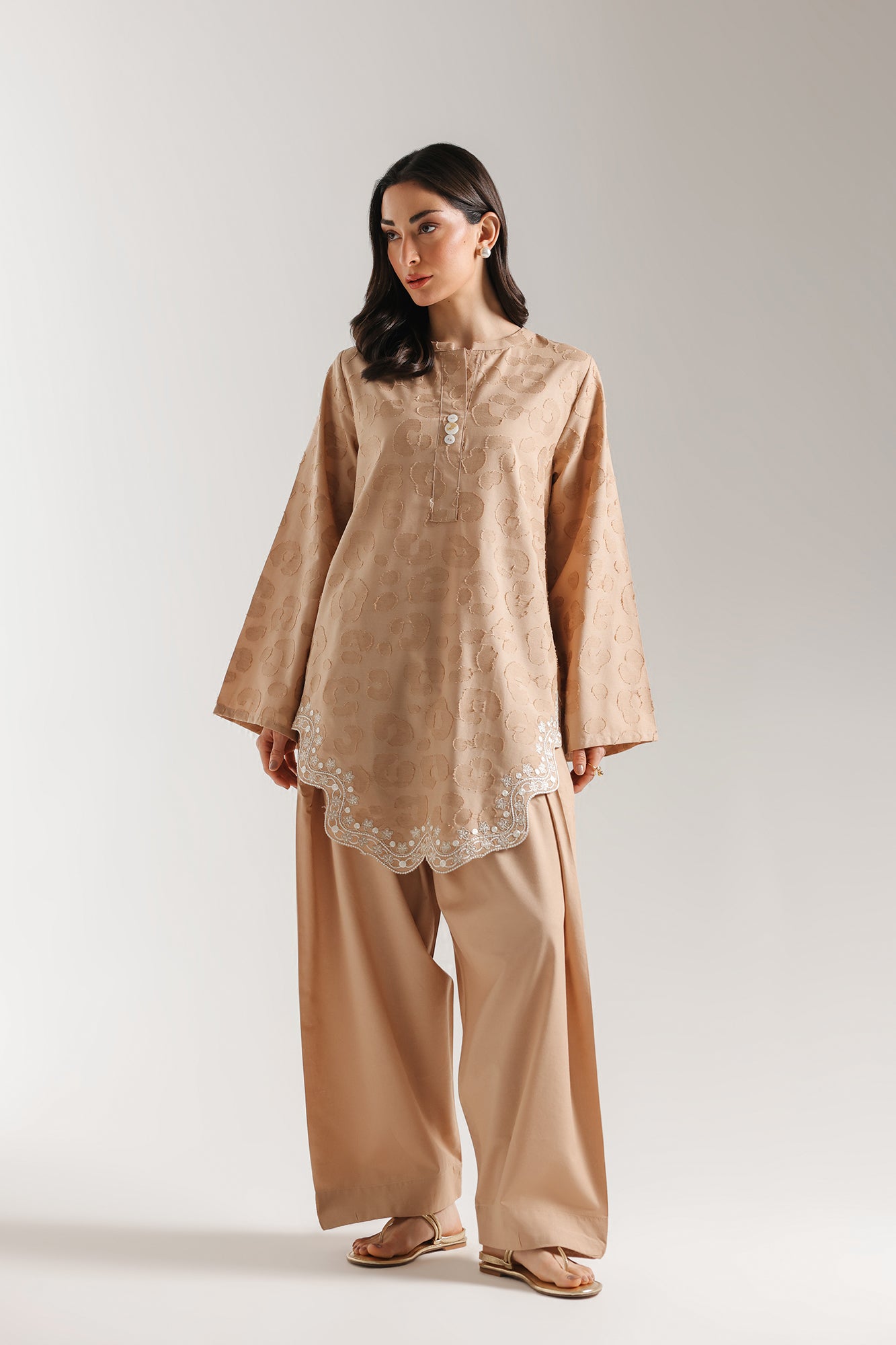 EMBROIDERED SUIT (E7730/102/808)