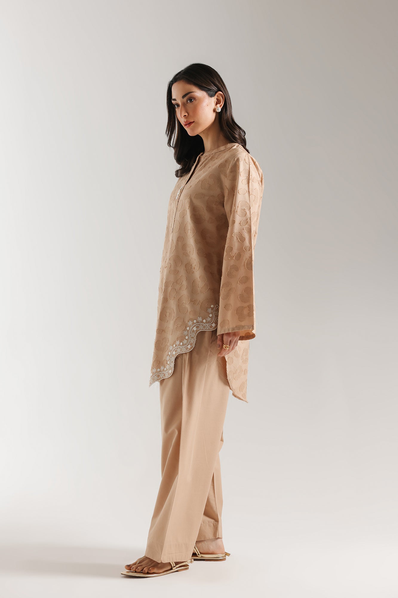 EMBROIDERED SUIT (E7730/102/808)