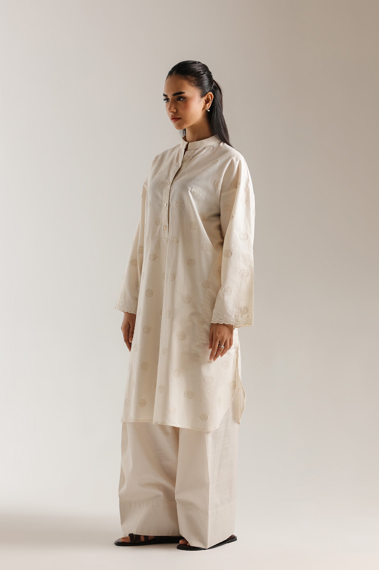 EMBROIDERED SUIT (E7734/102/002)