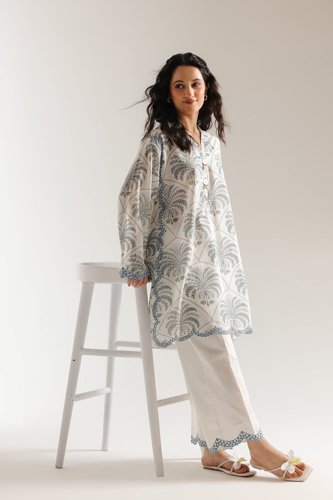 EMBROIDERED SUIT (E7737/102/002)