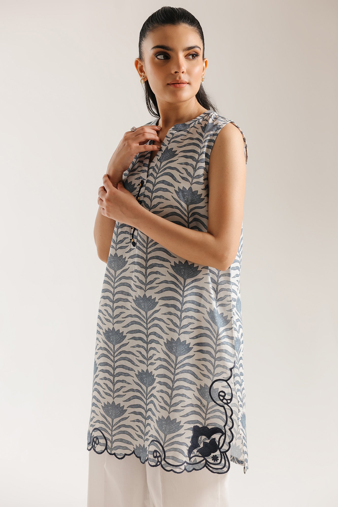 EMBROIDERED SHIRT (E7738/102/003)