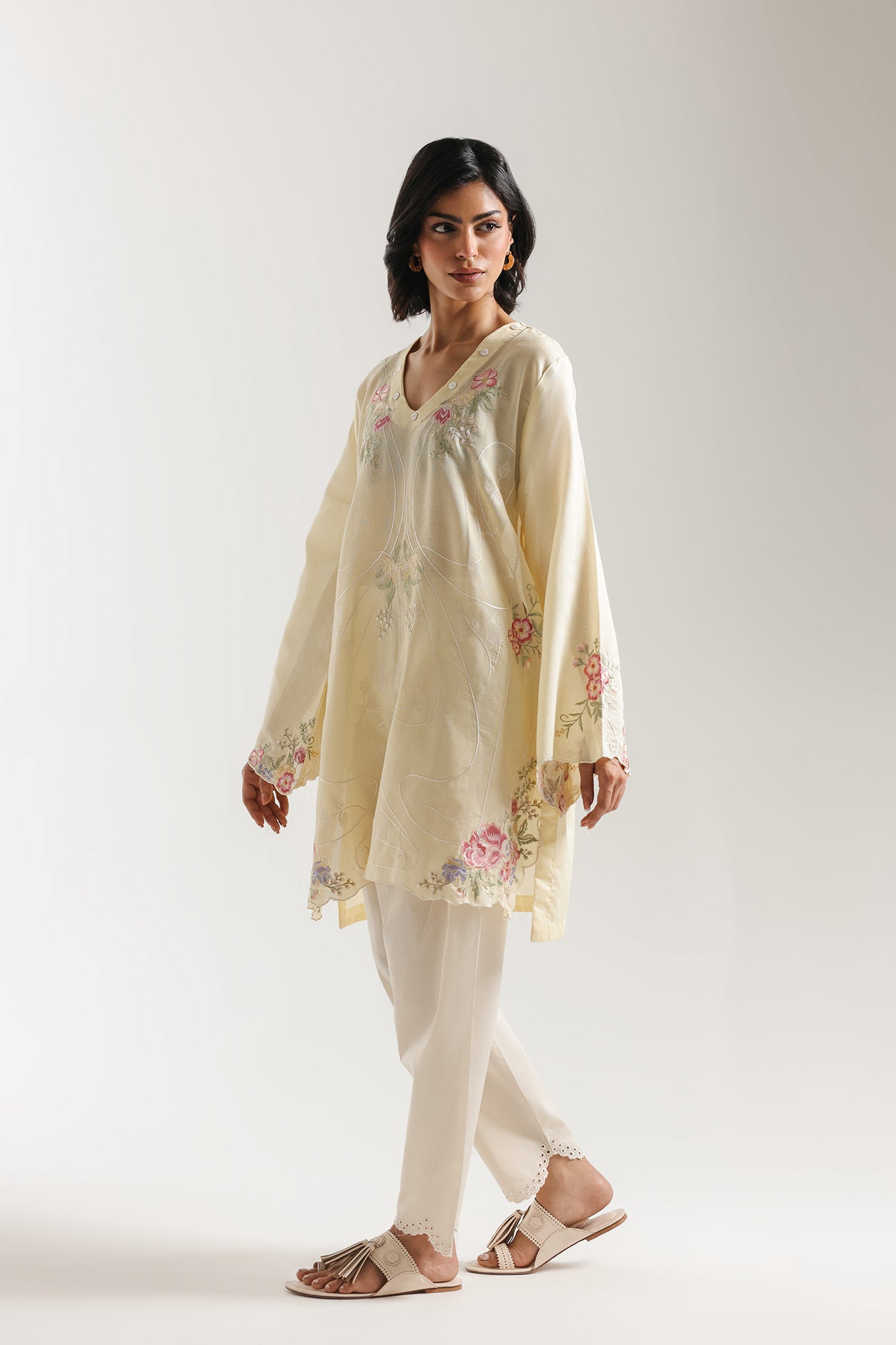 EMBROIDERED SUIT (E7747/102/115)