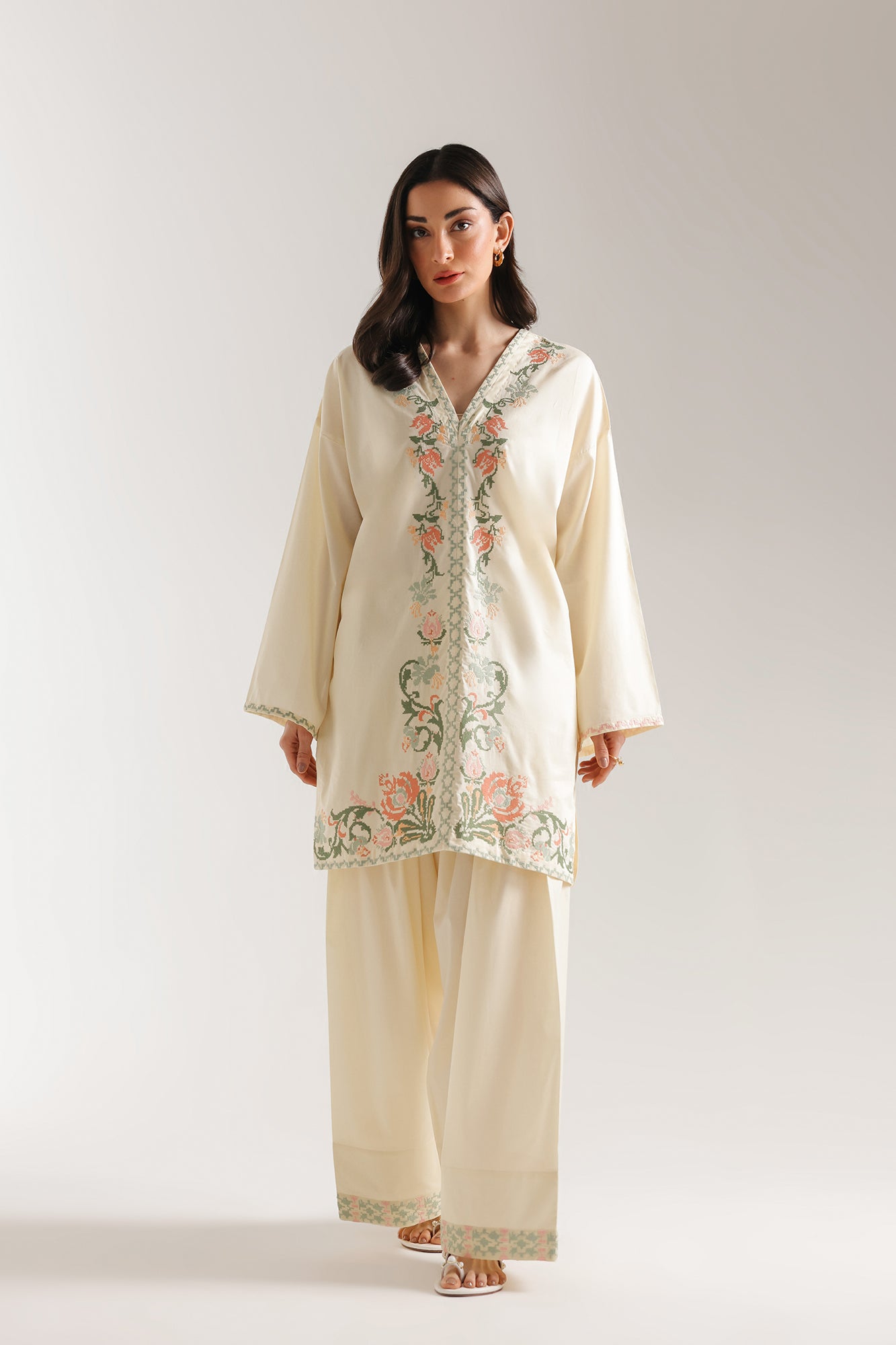 EMBROIDERED SUIT (E7756/102/115)