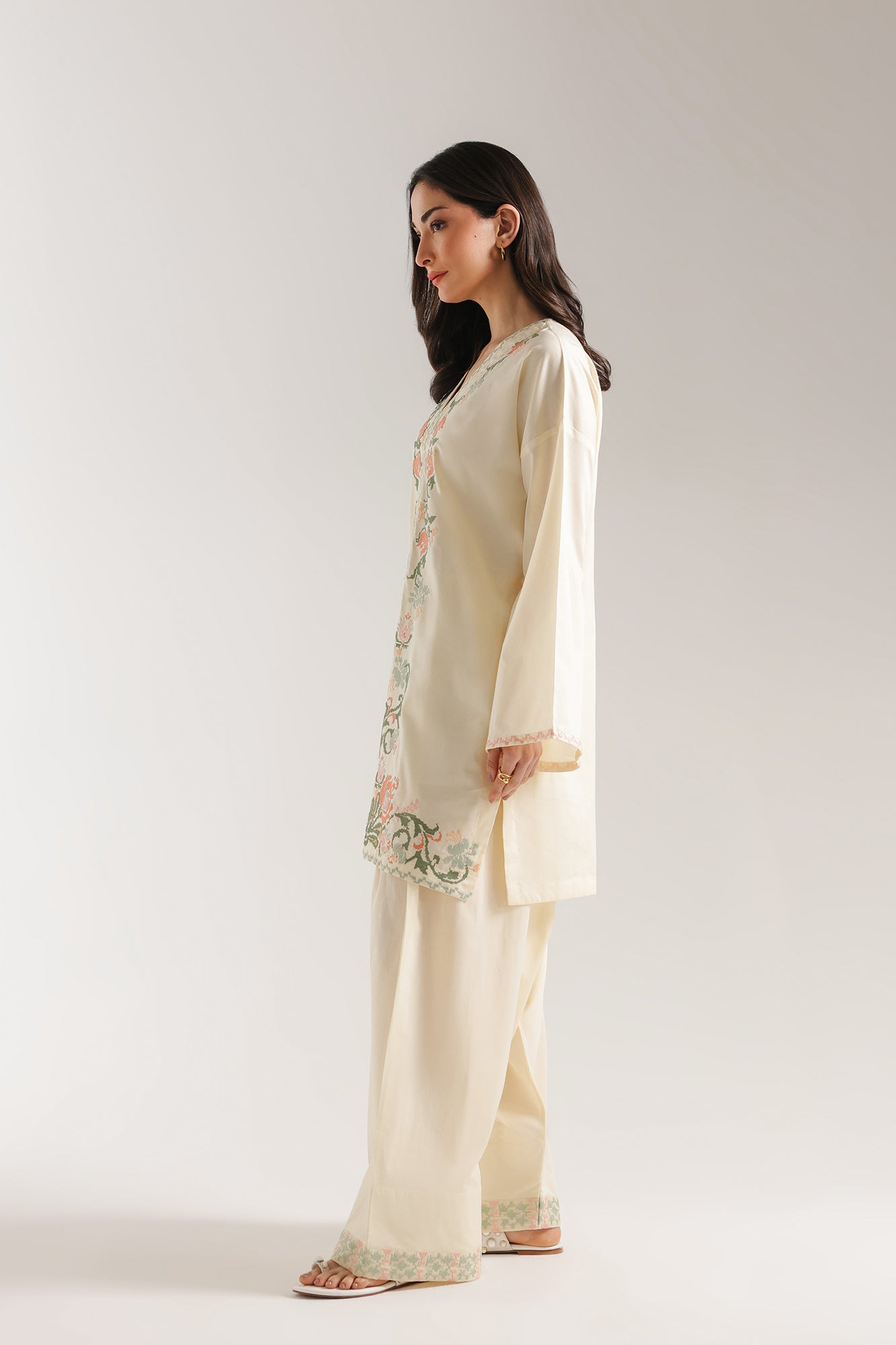 EMBROIDERED SUIT (E7756/102/115)