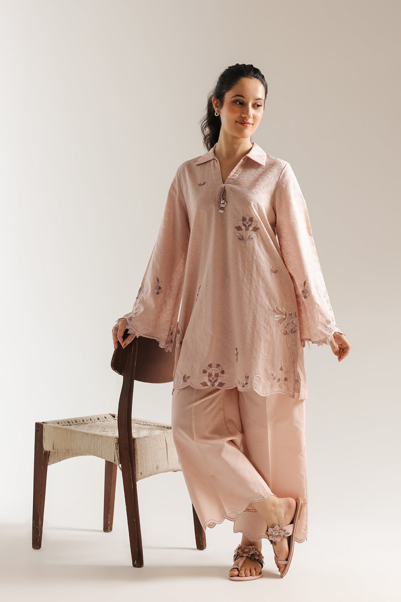 EMBROIDERED SUIT (E7764/102/316)